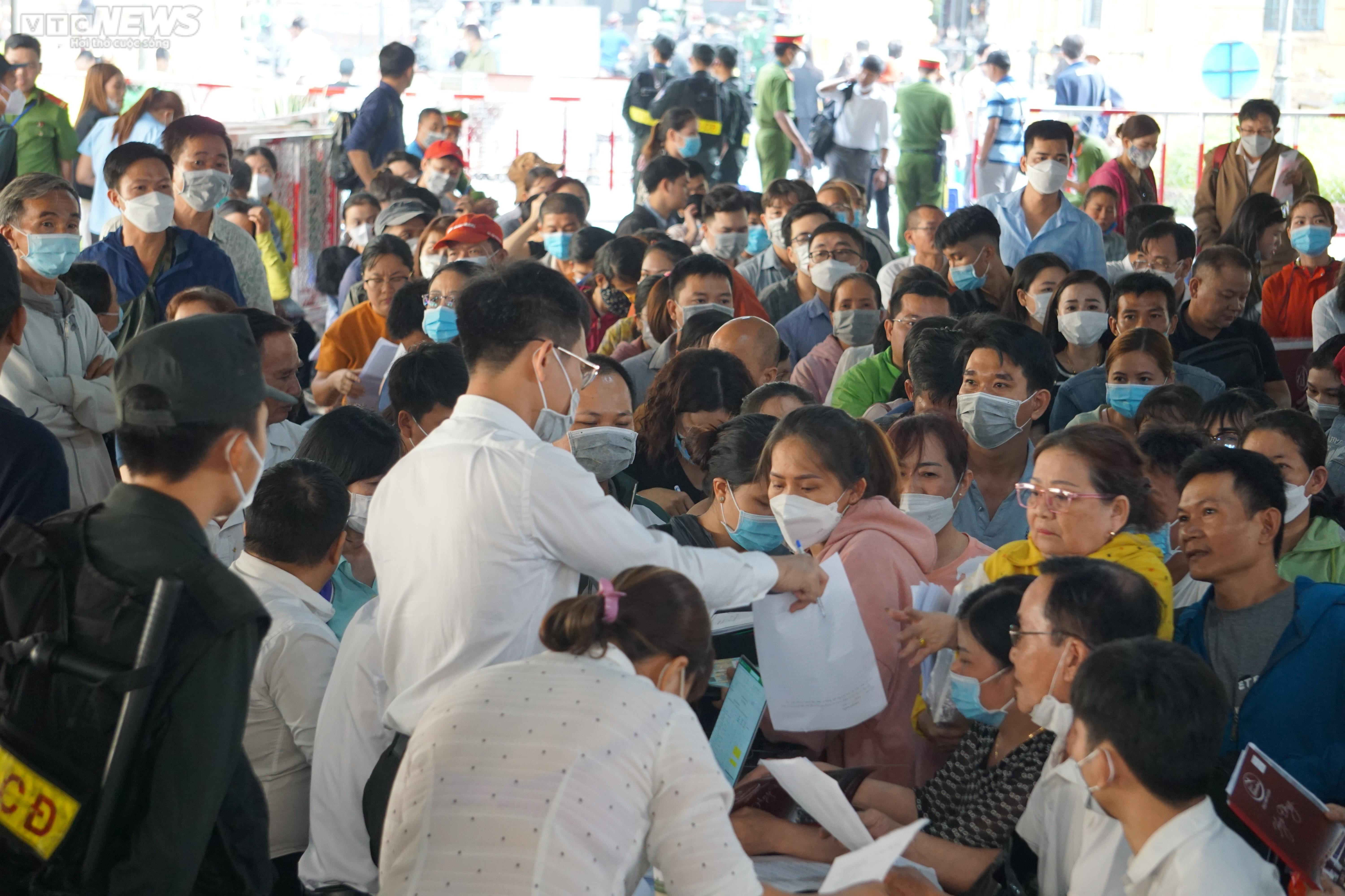 Xét xử vụ án Công ty Alibaba: Bị cáo Nguyễn Thái Luyện nói gì trước tòa? - 2