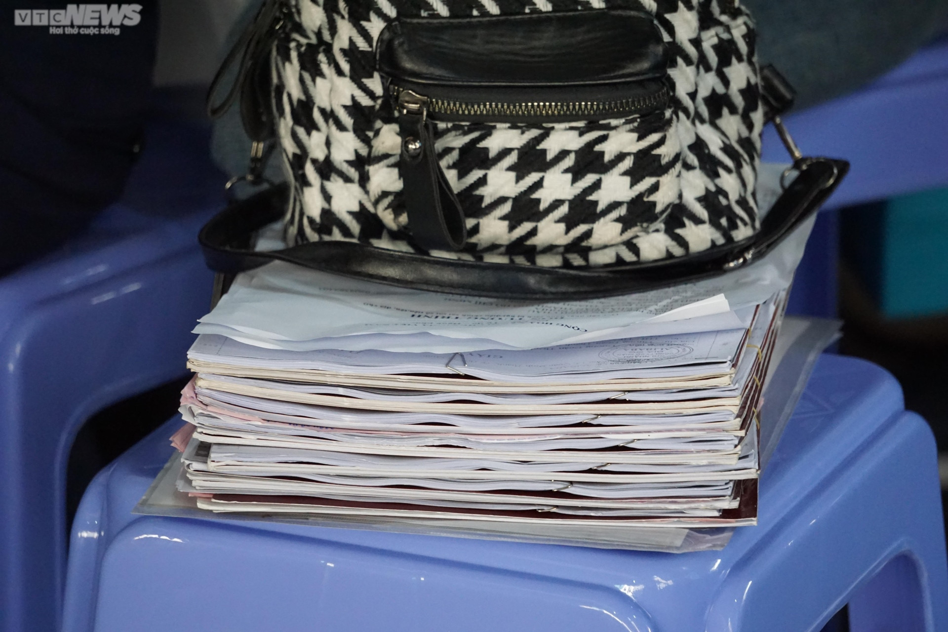 TAND TP.HCM đông kín người trong ngày cuối nhận đơn bị hại vụ án Công ty Alibaba - 5