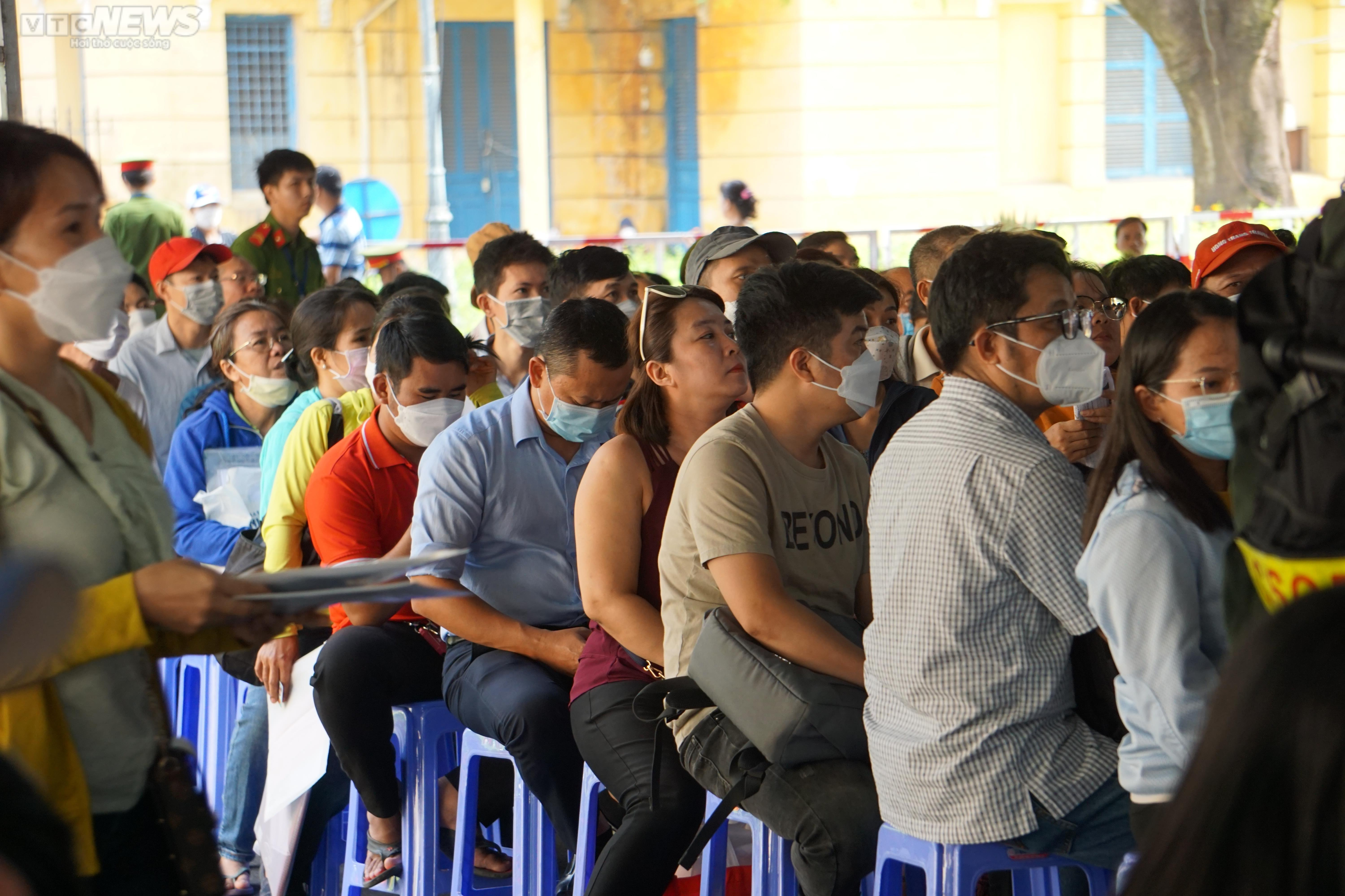 TAND TP.HCM đông kín người trong ngày cuối nhận đơn bị hại vụ án Công ty Alibaba - 19