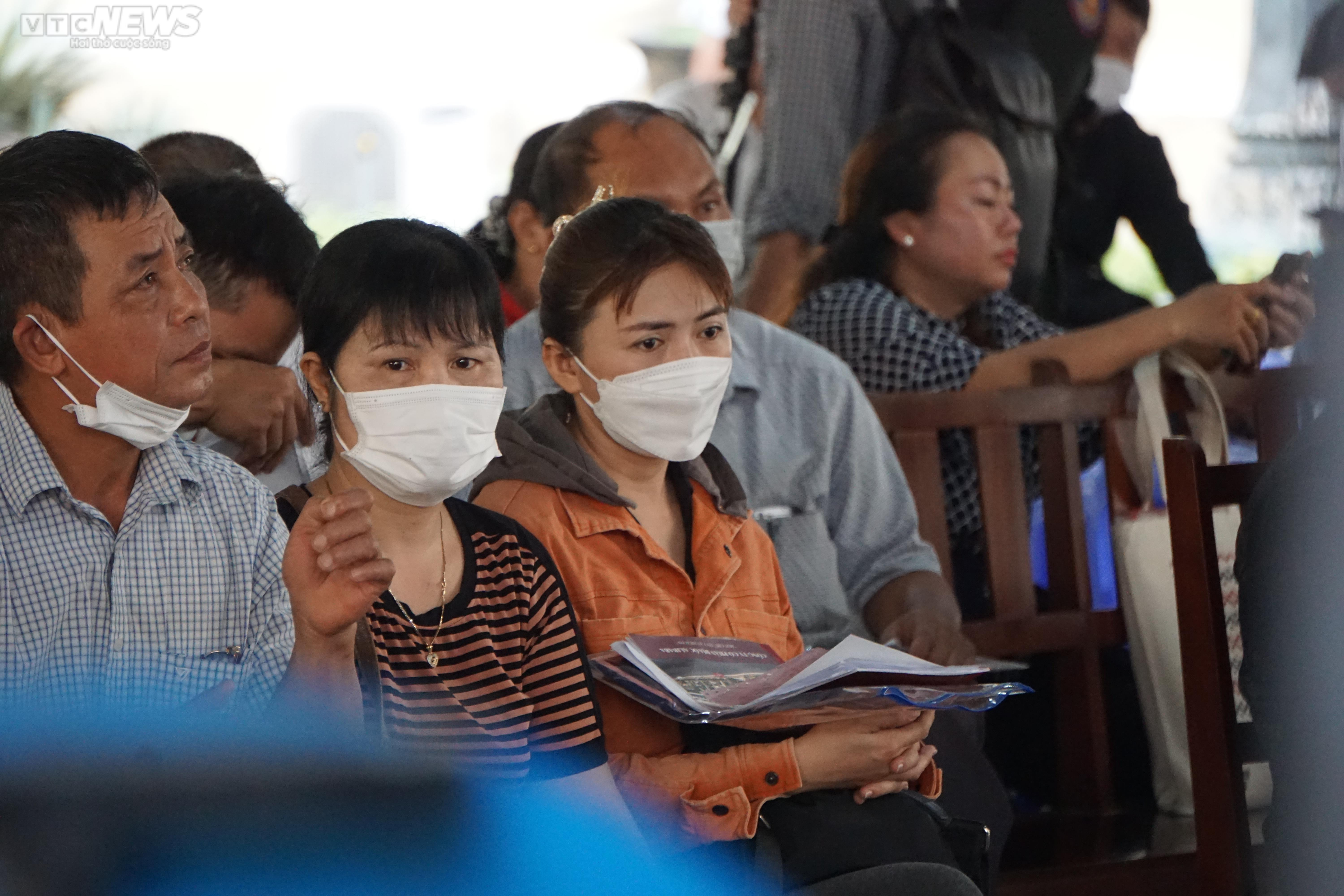 TAND TP.HCM đông kín người trong ngày cuối nhận đơn bị hại vụ án Công ty Alibaba - 12