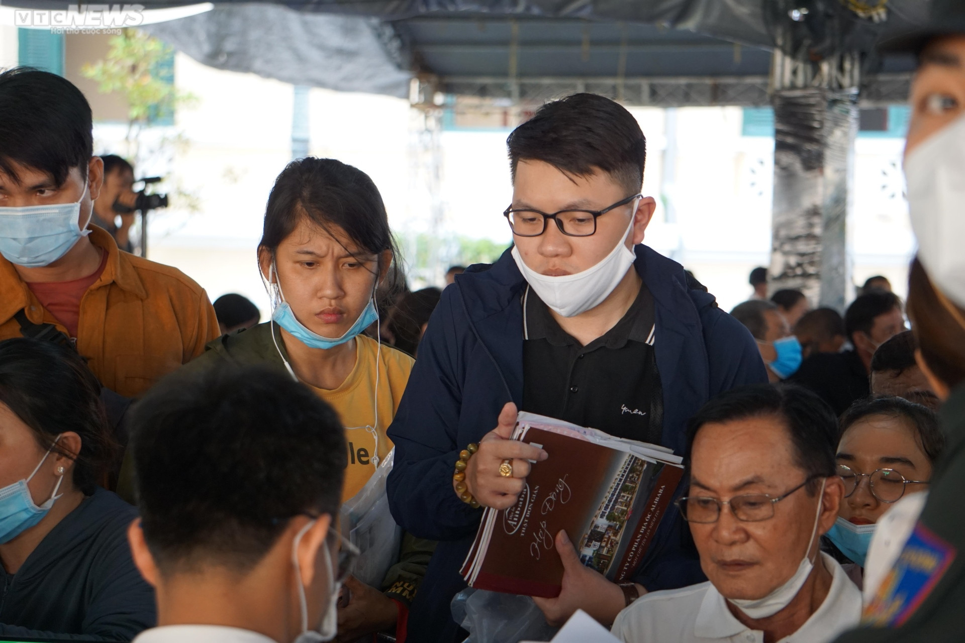 TAND TP.HCM đông kín người trong ngày cuối nhận đơn bị hại vụ án Công ty Alibaba - 6