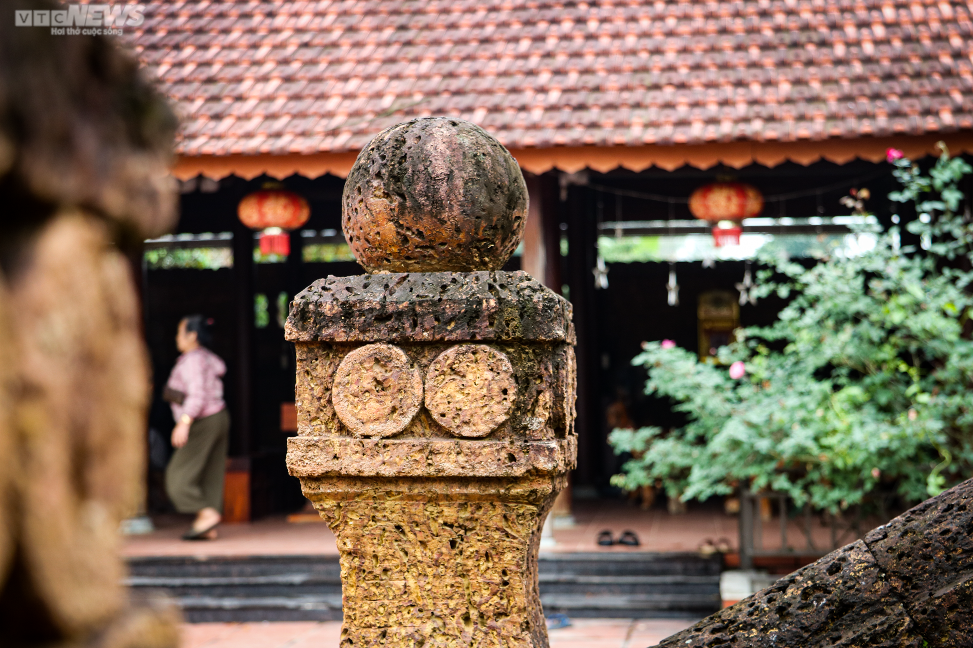 Khám phá ngôi nhà làm từ 30.000 viên đá ong độc nhất ở Hà Tĩnh - 11