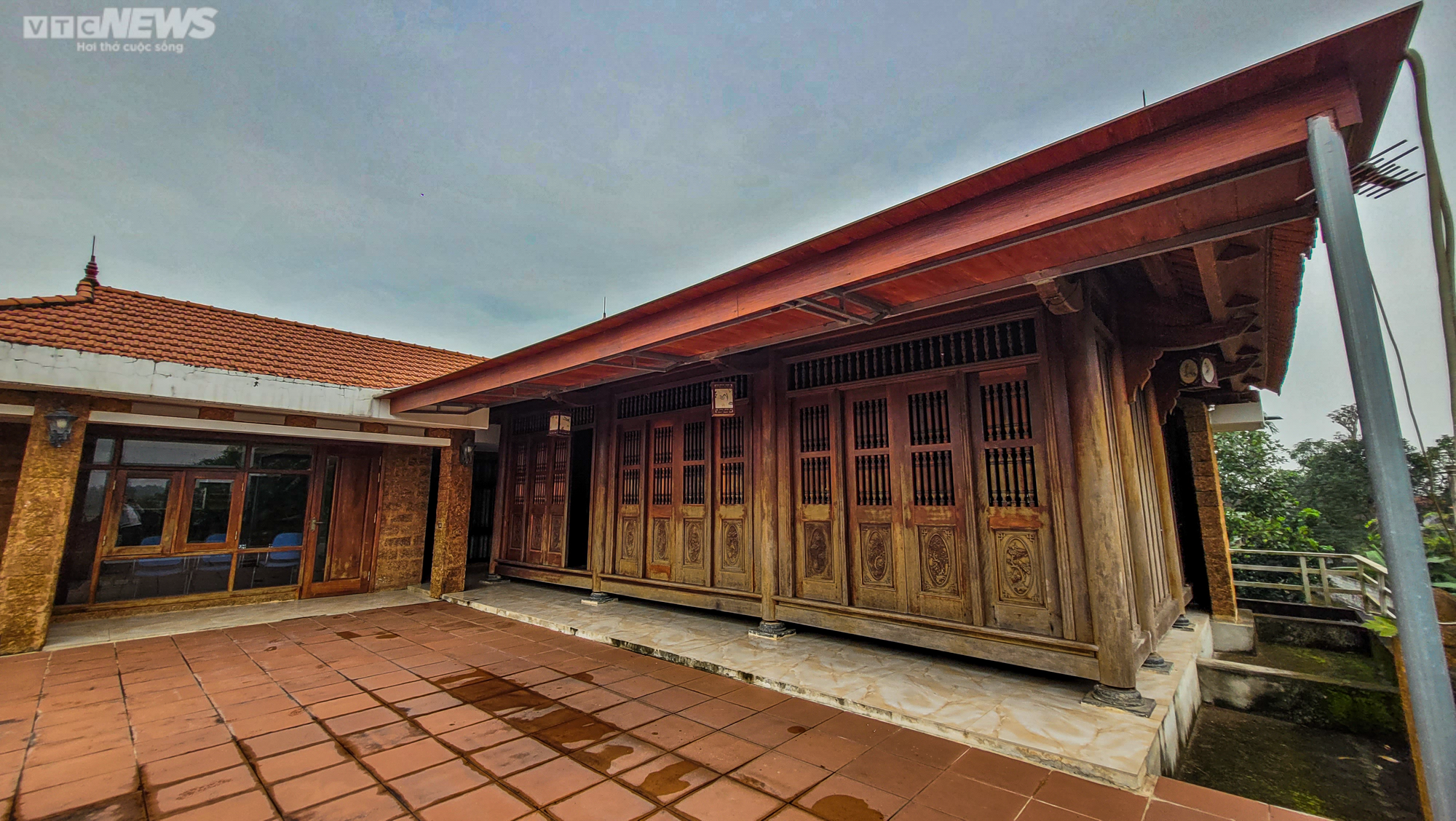 Khám phá ngôi nhà làm từ 30.000 viên đá ong độc nhất ở Hà Tĩnh - 16