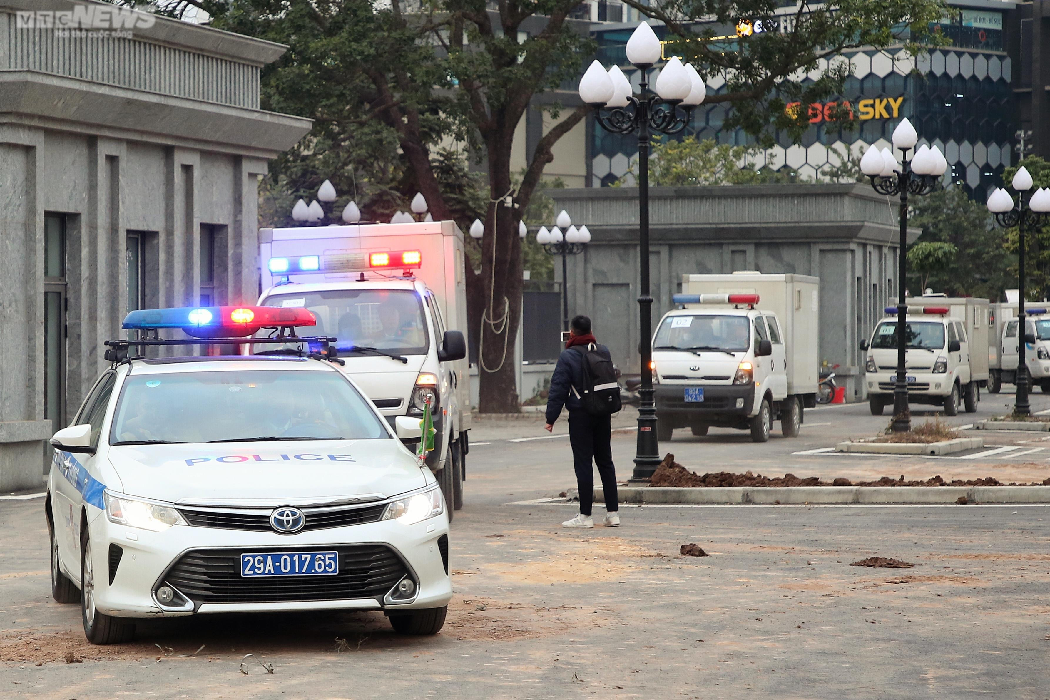 An ninh thắt chặt tại phiên toà xử dàn cựu quan chức Đồng Nai nhận hối lộ từ AIC - 1