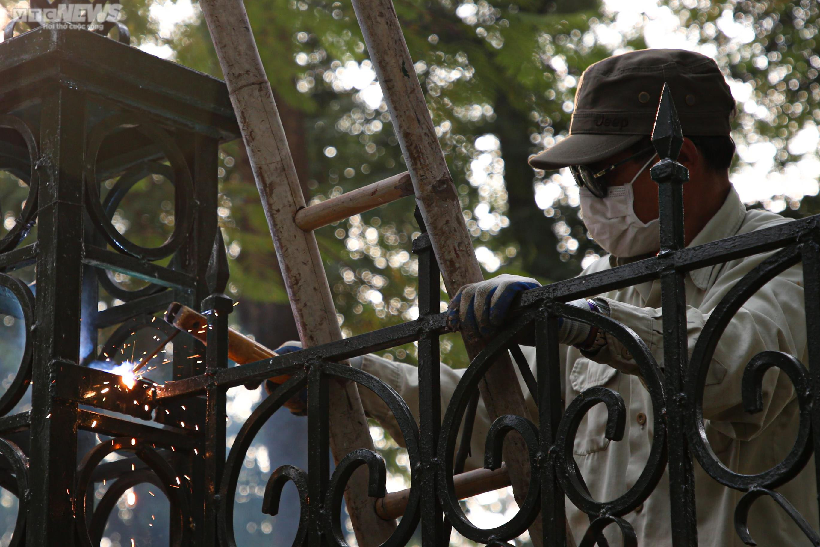 Hàng rào Công viên Thống Nhất được dỡ bỏ, người dân Thủ đô vui mừng - 3