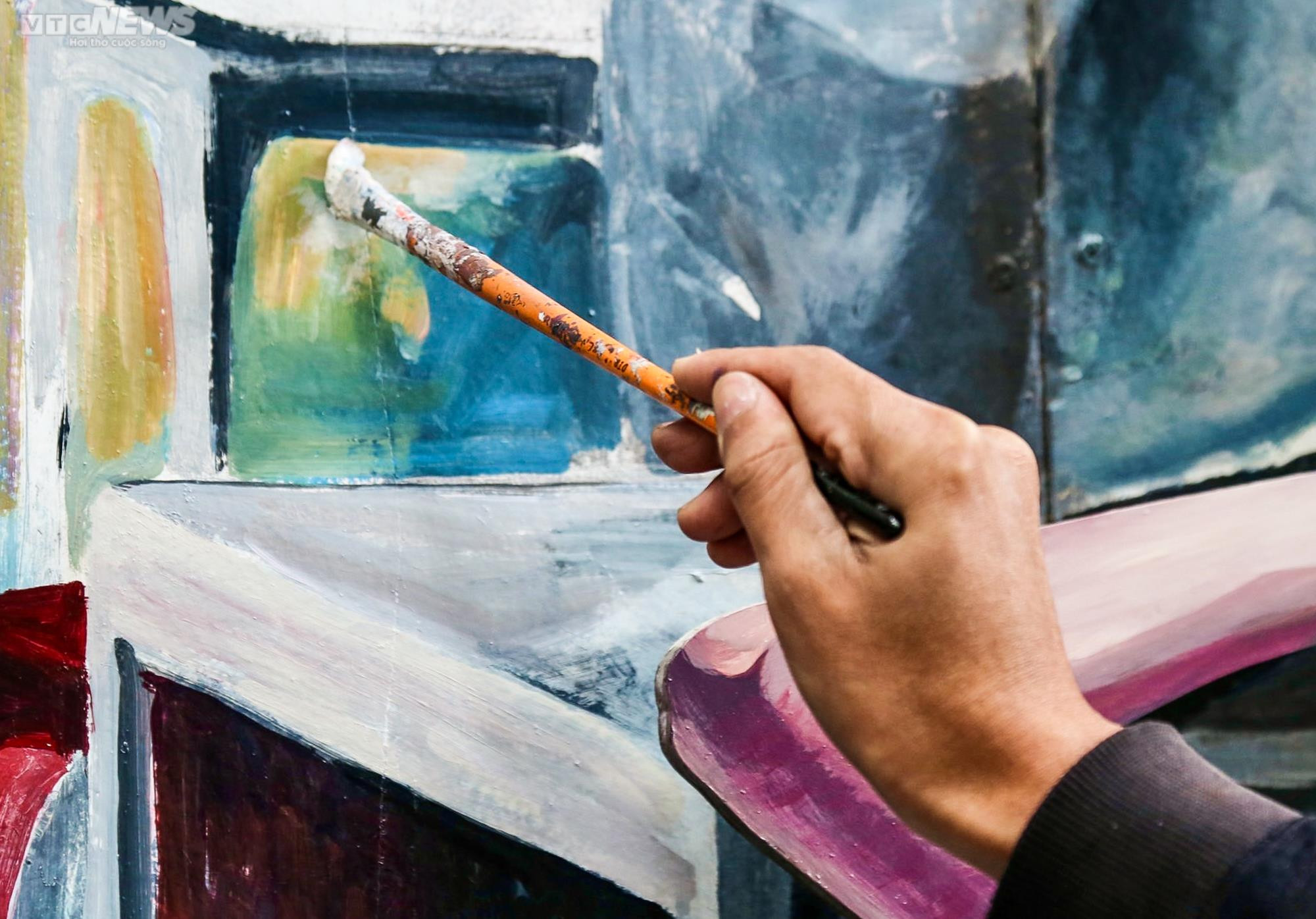 Hà Nội: Gấp rút khôi phục phố bích họa Phùng Hưng sau thời gian xuống cấp - 3