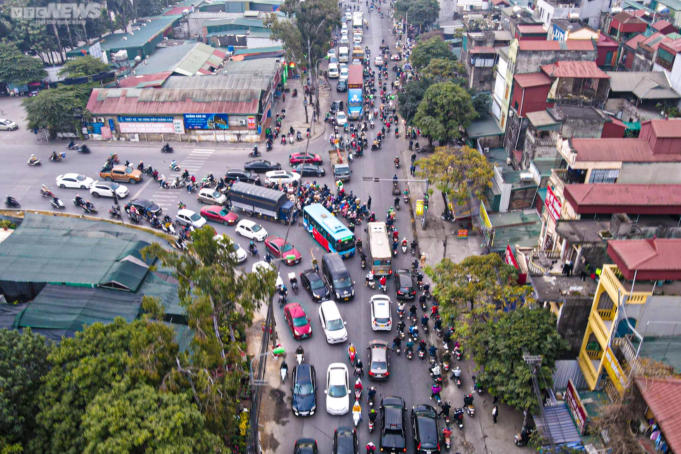 Thông xe 2 cầu dàn thép, gỡ ùn tắc nút giao 'nóng' nhất Thủ đô - 11