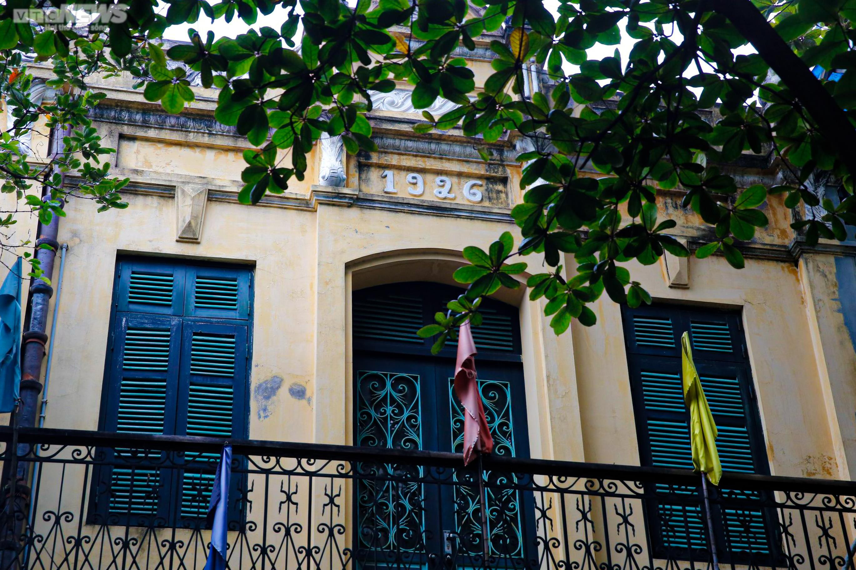 Ngắm vẻ đẹp bình dị của những chiếc ban công in đậm dấu ấn Hà Nội xưa - 10