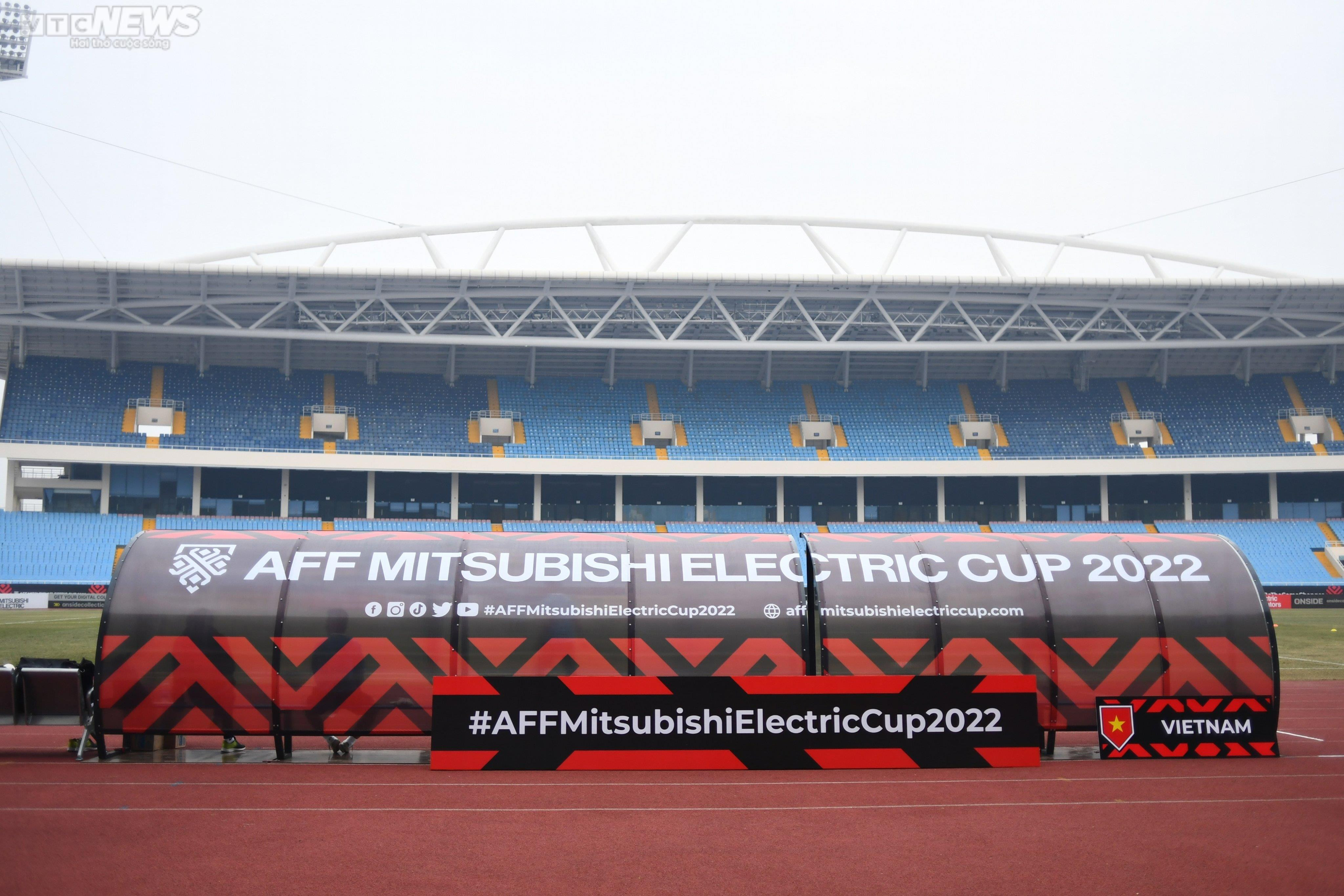 Sân Mỹ Đình tiêu điều, mặt cỏ héo úa trước trận Việt Nam vs Malaysia - 1