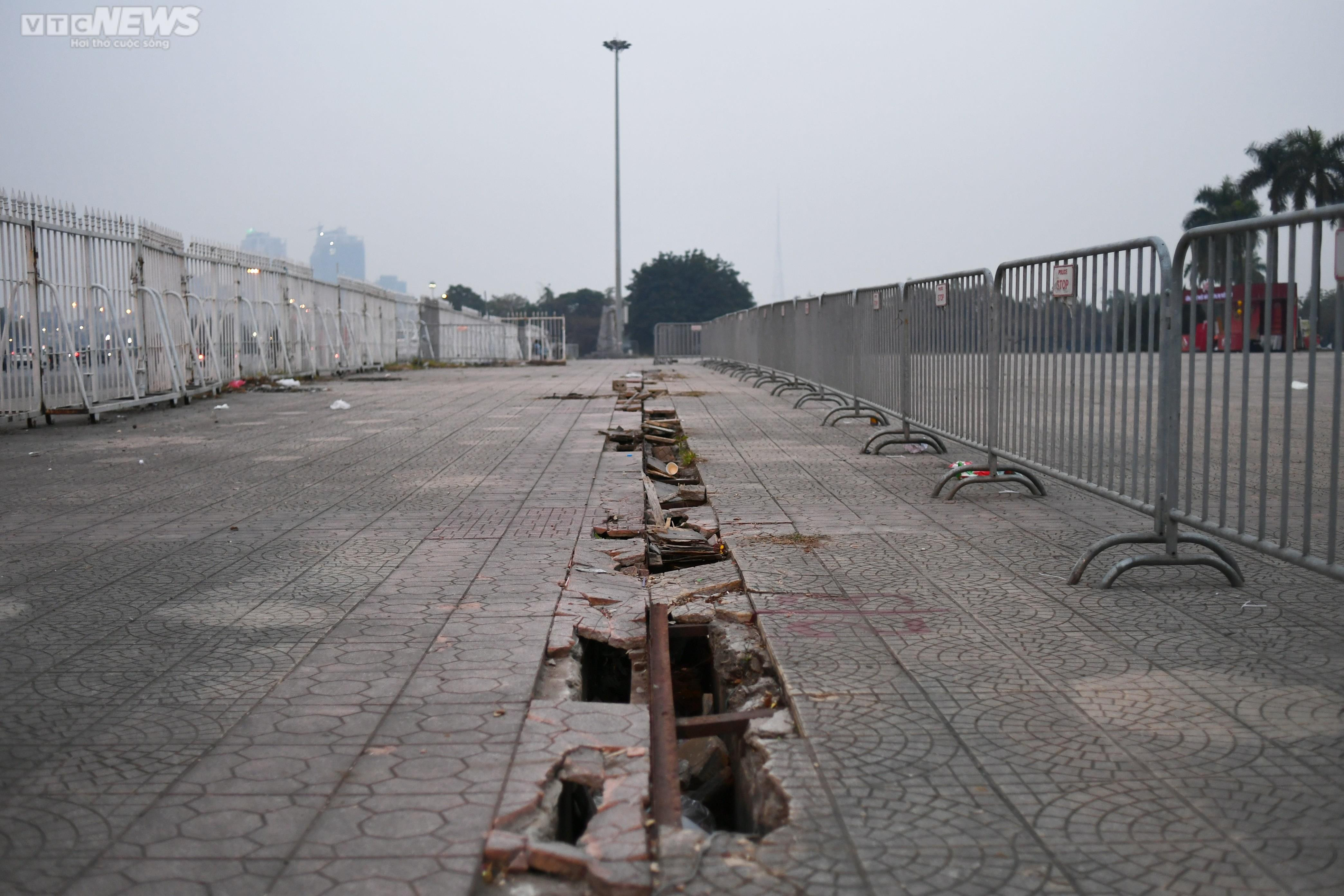 Sân Mỹ Đình tiêu điều, mặt cỏ héo úa trước trận Việt Nam vs Malaysia - 11