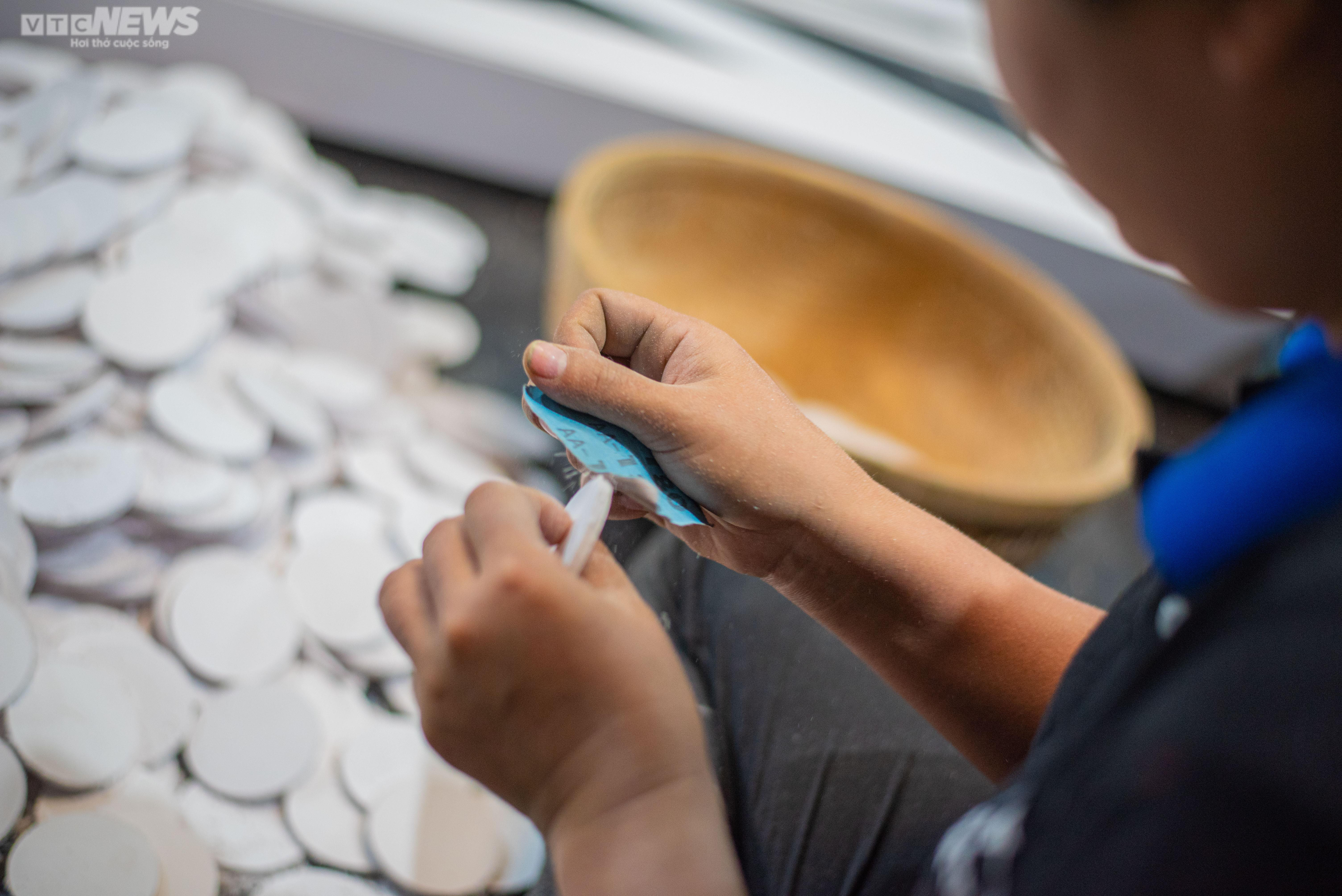 Bên trong xưởng tạo hình linh vật cho đường hoa Nguyễn Huệ ở TP.HCM - 5