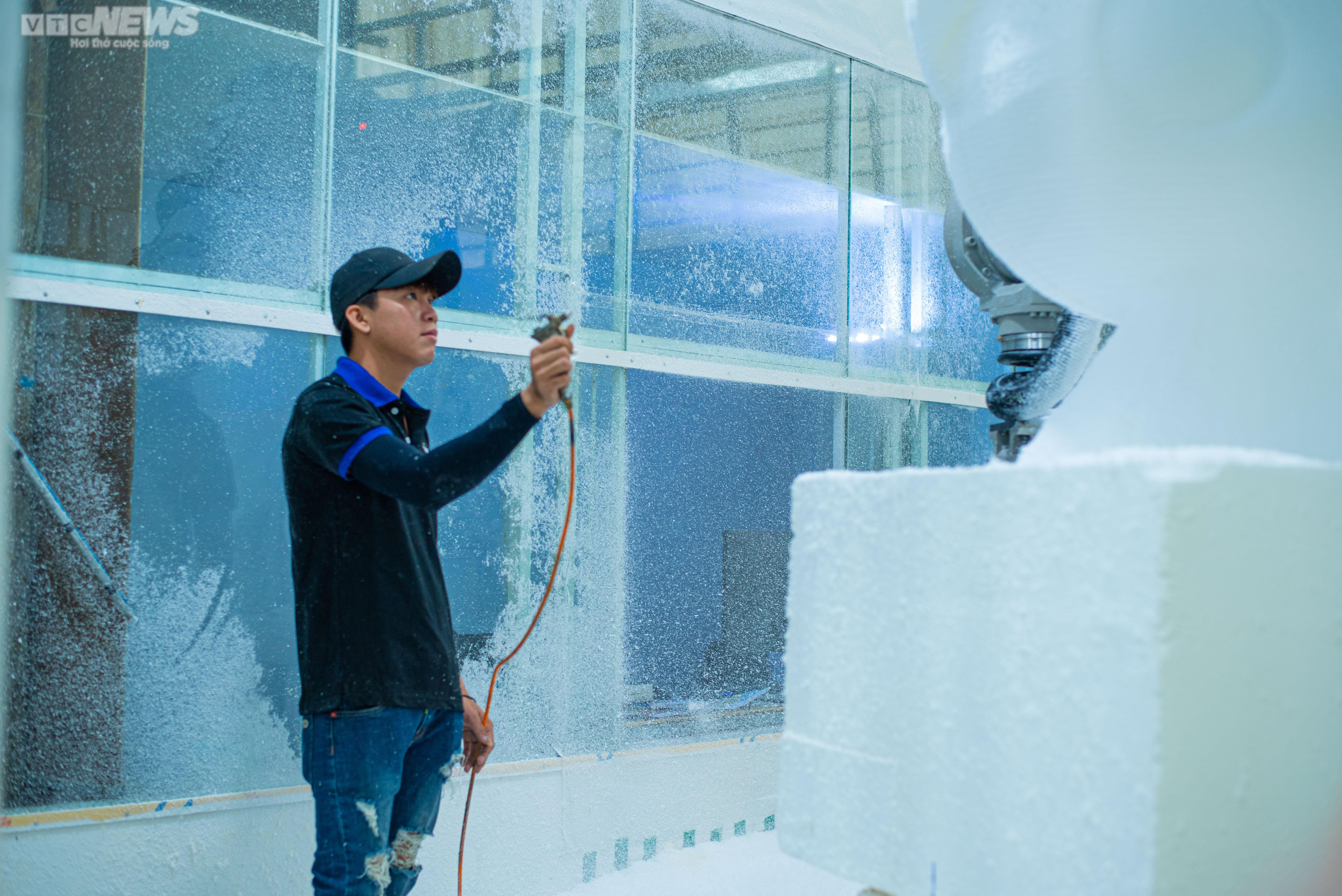 Bên trong xưởng tạo hình linh vật cho đường hoa Nguyễn Huệ ở TP.HCM - 9