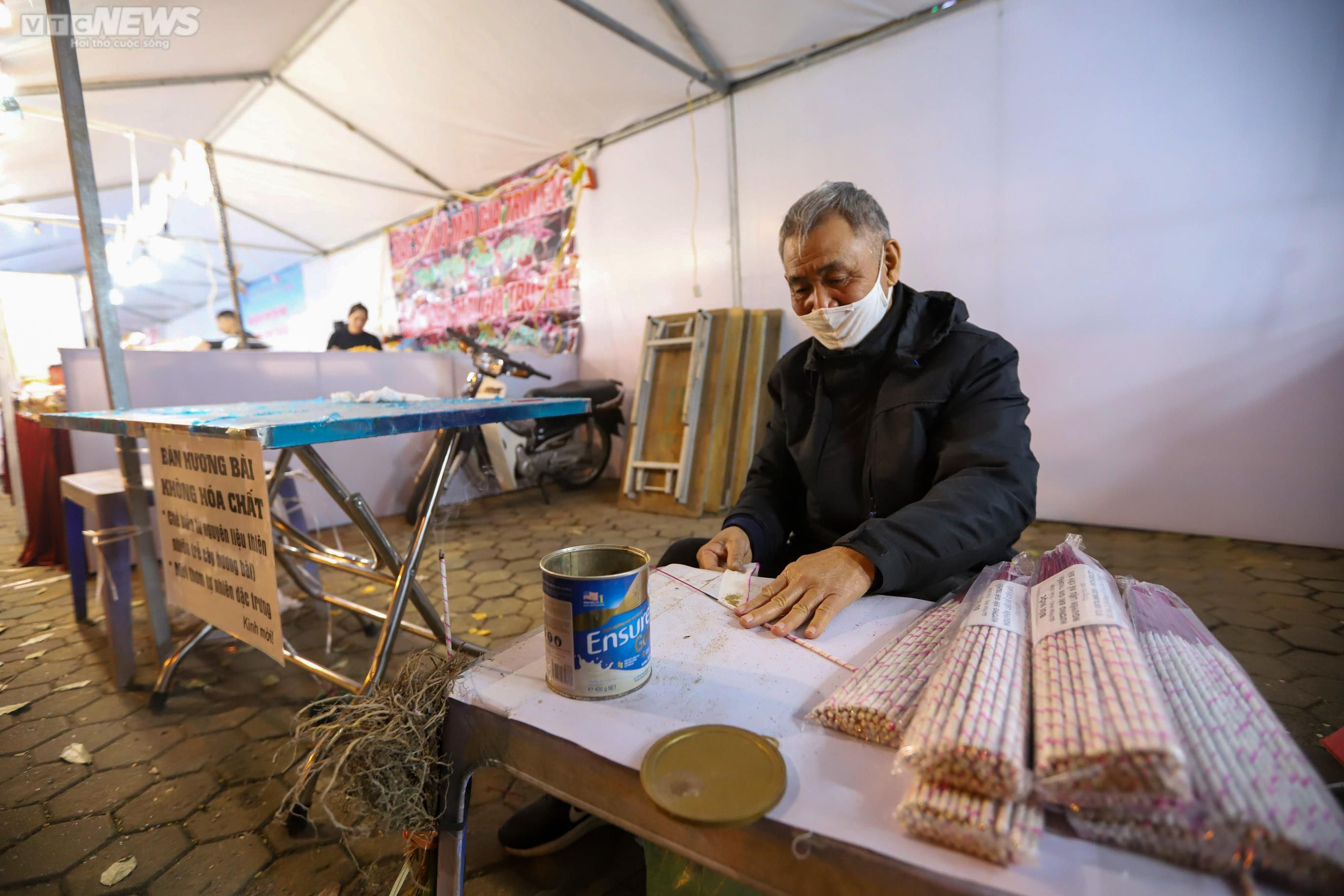 Người Hà Nội háo hức dạo phố đi bộ Trần Nhân Tông trong ngày khai trương - 6