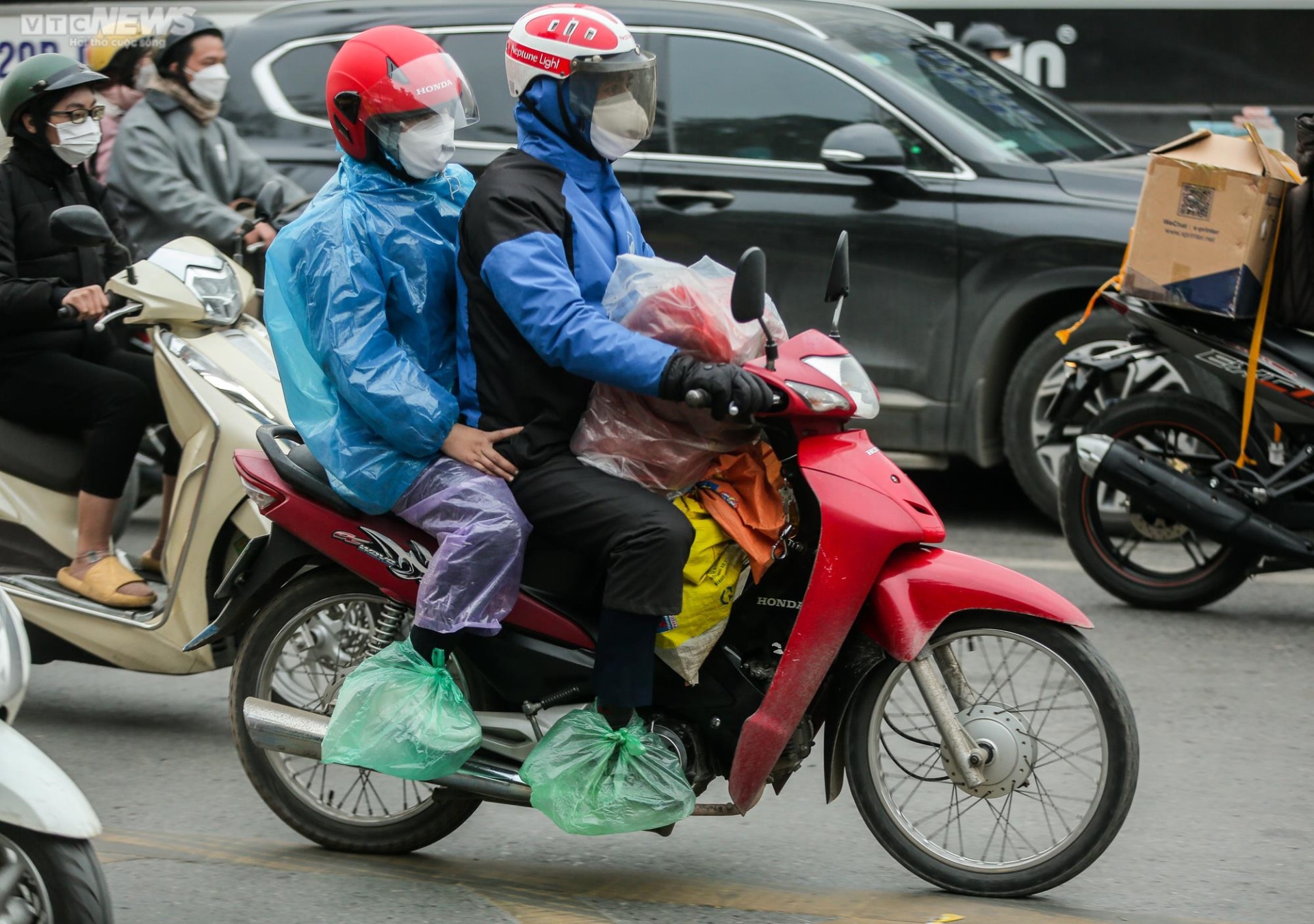 Người dân ùn ùn trở lại sau kỳ nghỉ Tết Dương lịch, cửa ngõ Thủ đô kẹt cứng - 8