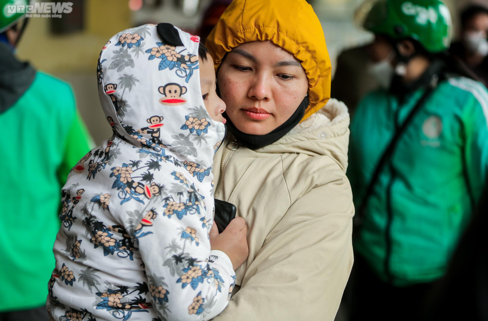 Bến xe nhộn nhịp người dân trở lại Thủ đô sau Tết Dương lịch - 8