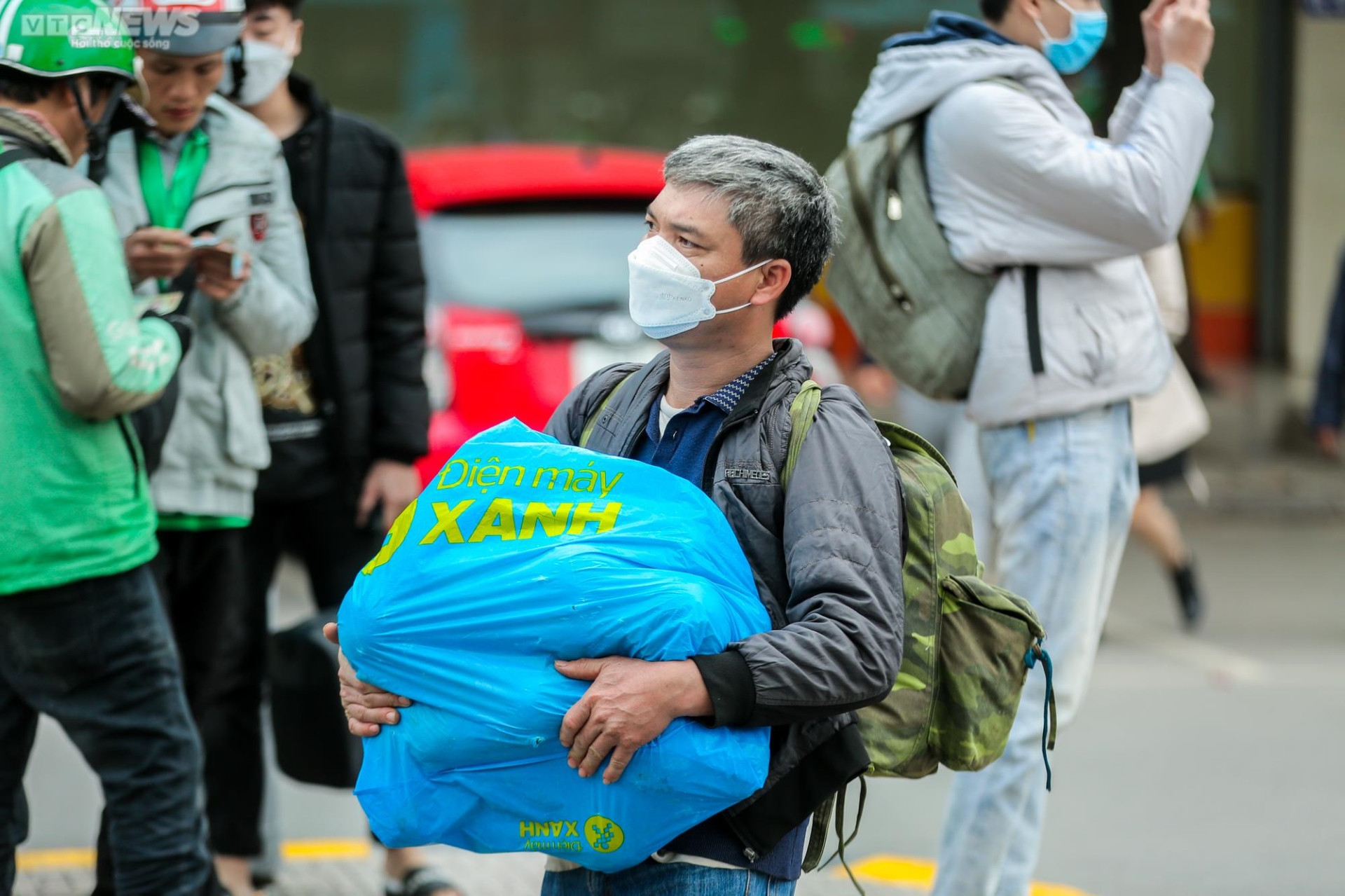 Bến xe nhộn nhịp người dân trở lại Thủ đô sau Tết Dương lịch - 4