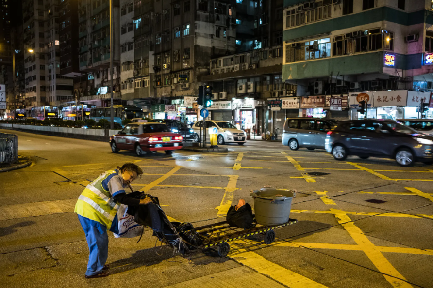 Người cao tuổi châu Á và nỗi lo 'phải làm việc đến chết' - 7