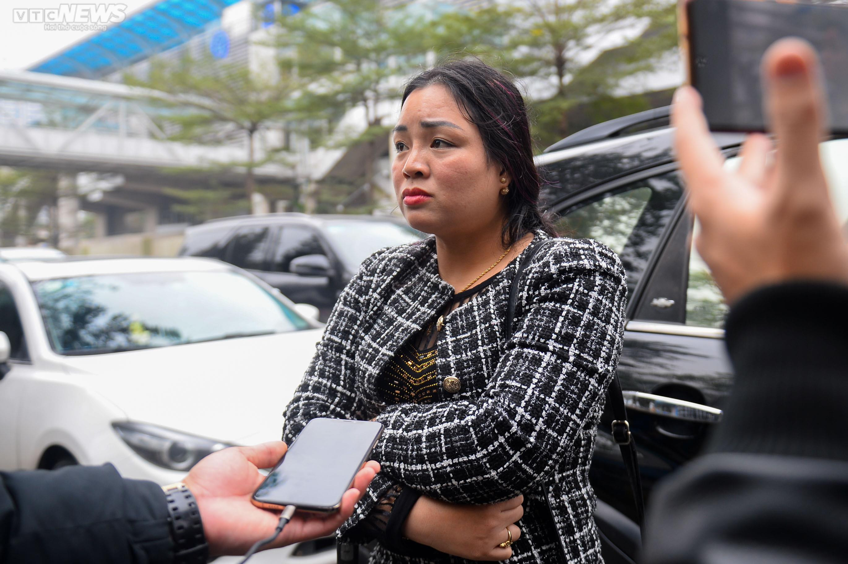 Hà Nội: Ô tô xếp hàng dài, chờ hơn 8 giờ đồng hồ vẫn chưa đến lượt đăng kiểm - 8