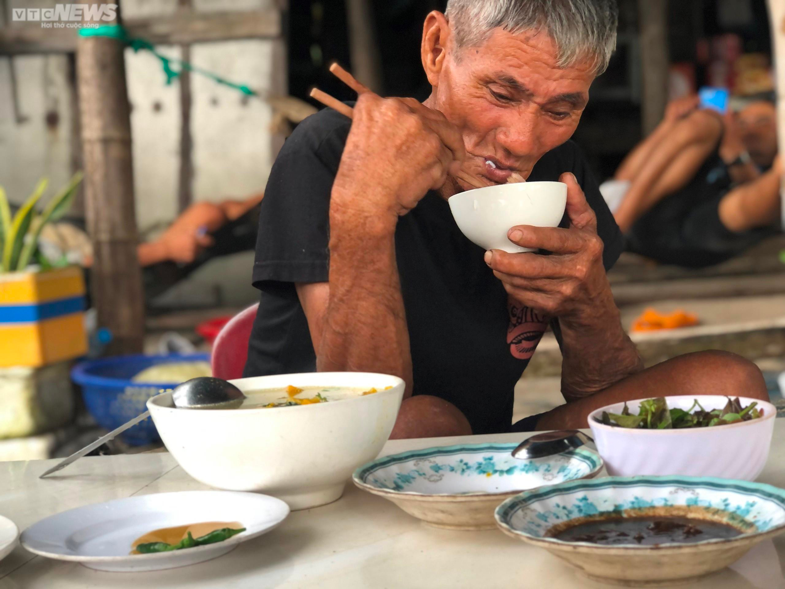 Vợ chồng già 25 cái Tết trên đảo cùng nhau - 6