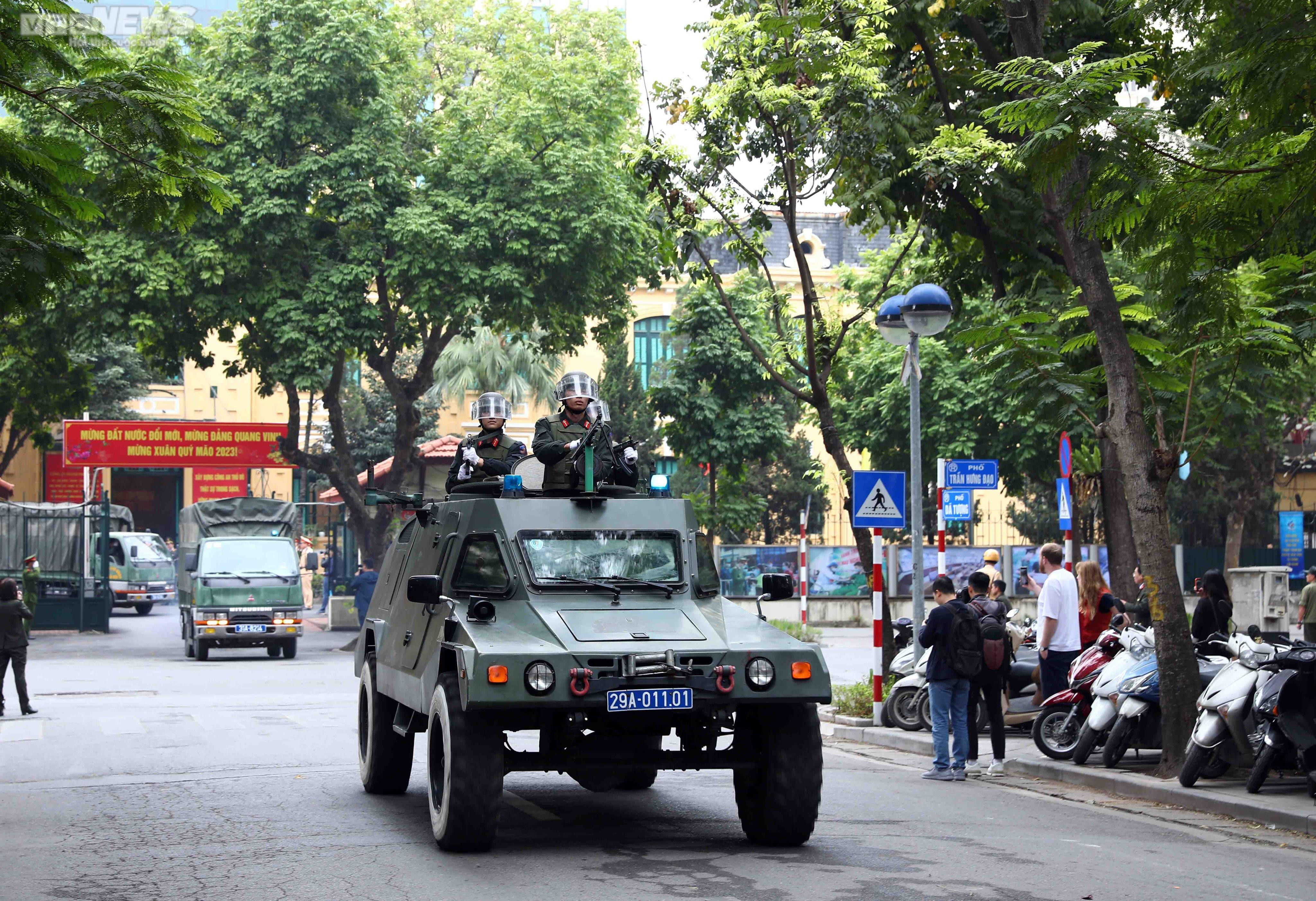 Công an Hà Nội xuất quân trấn áp tội phạm dịp Tết Nguyên đán - 3