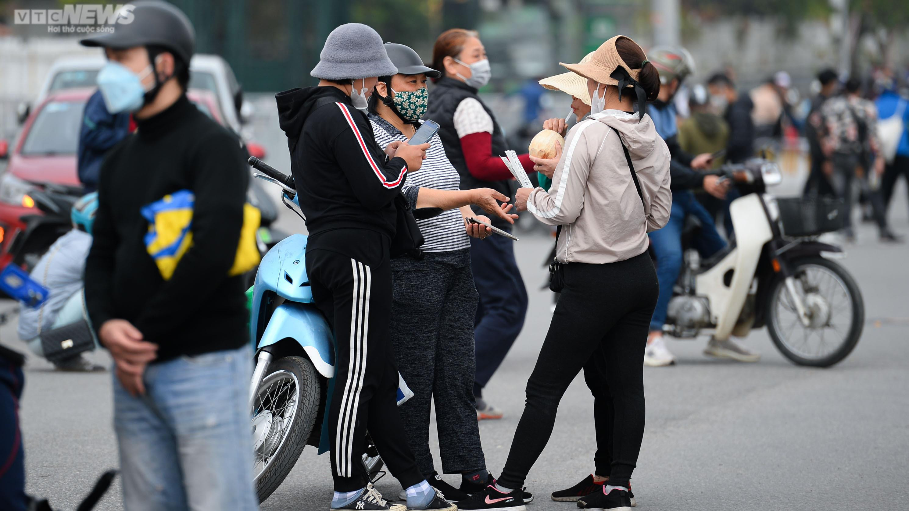 Phe vé hét giá 5 triệu đồng/cặp xem tuyển Việt Nam đá chung kết AFF Cup 2022 - 3