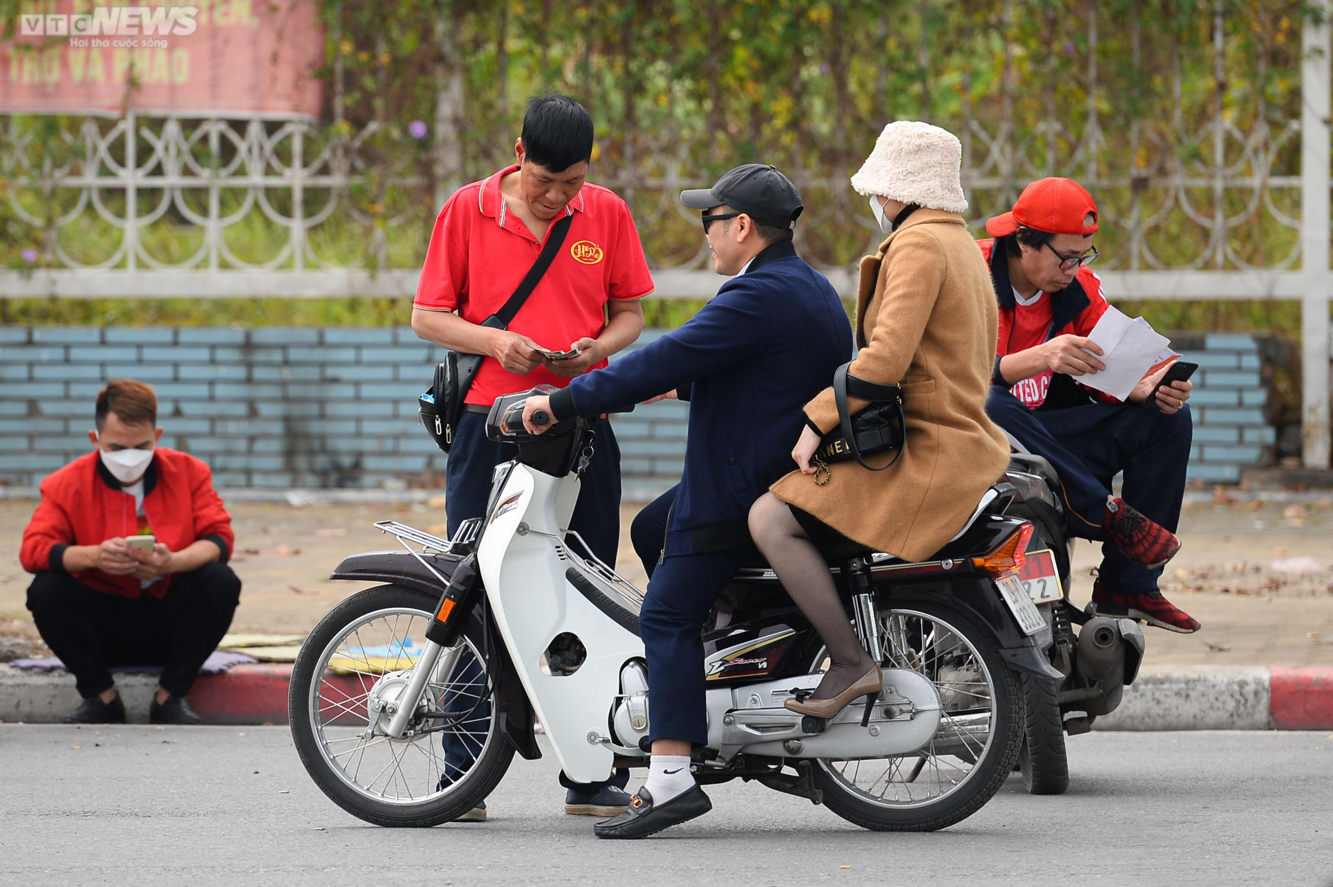 Phe vé hét giá 5 triệu đồng/cặp xem tuyển Việt Nam đá chung kết AFF Cup 2022 - 12