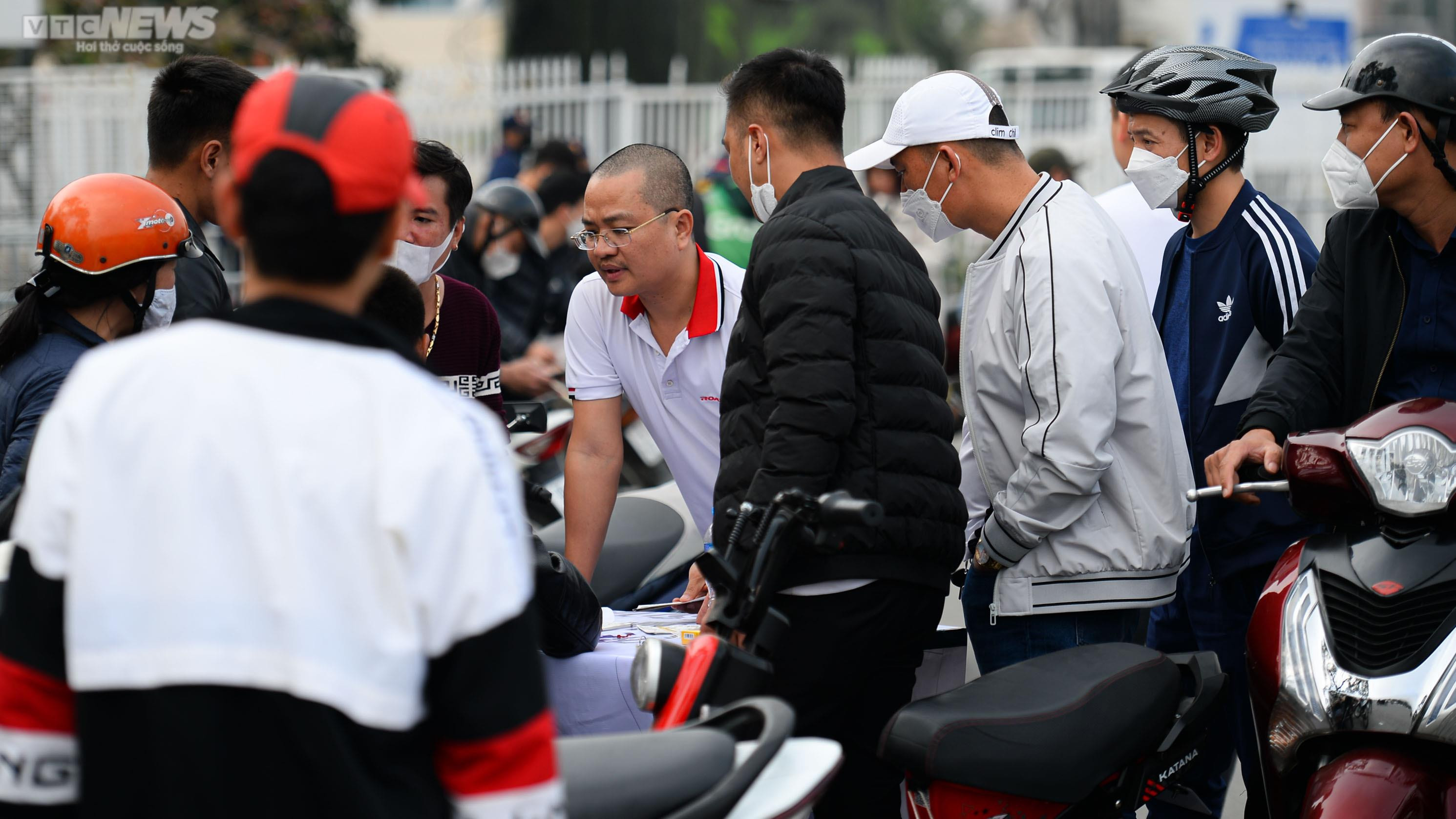 Phe vé hét giá 5 triệu đồng/cặp xem tuyển Việt Nam đá chung kết AFF Cup 2022 - 11