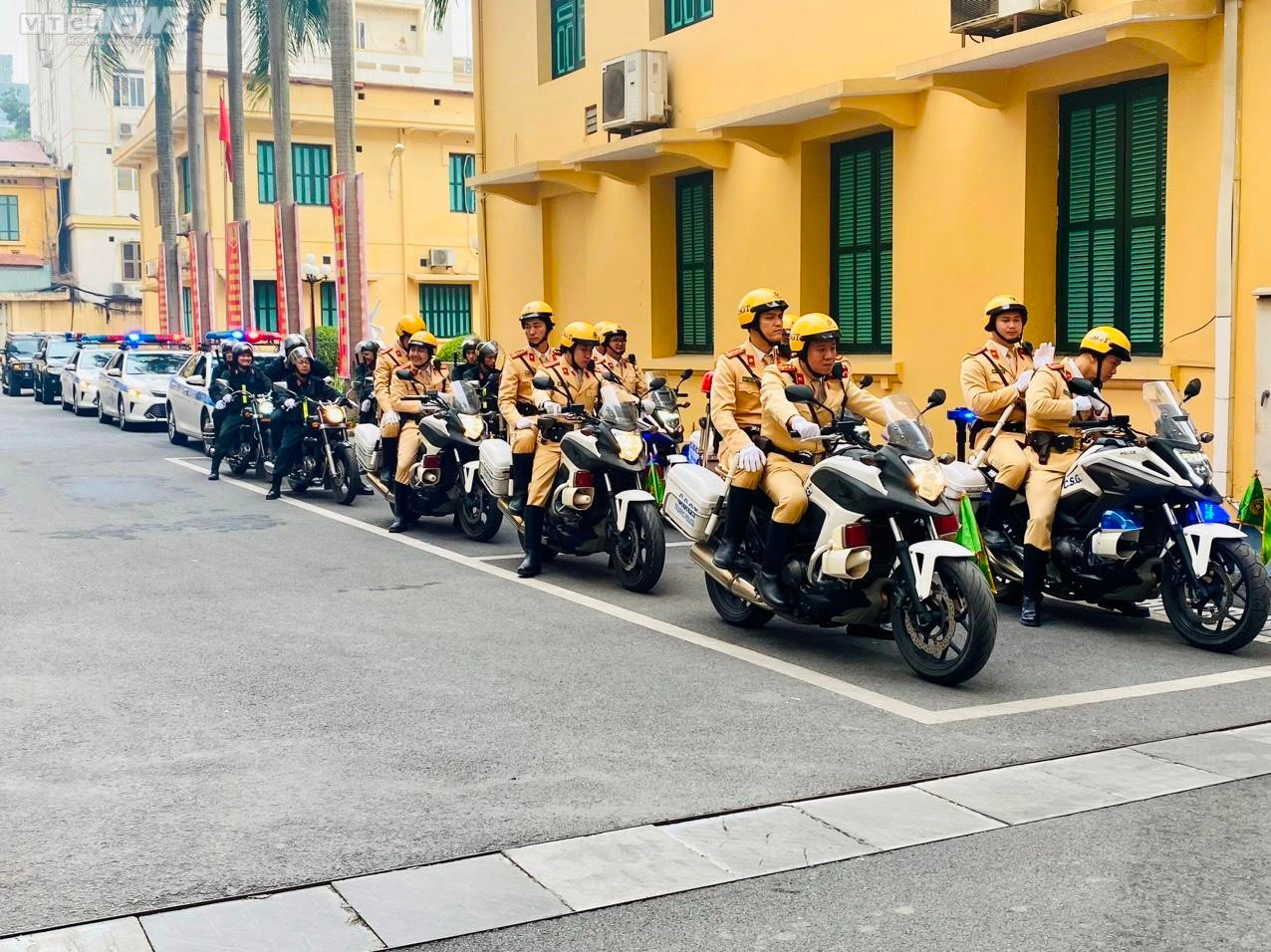 Công an Hà Nội xuất quân trấn áp tội phạm dịp Tết Nguyên đán - 2