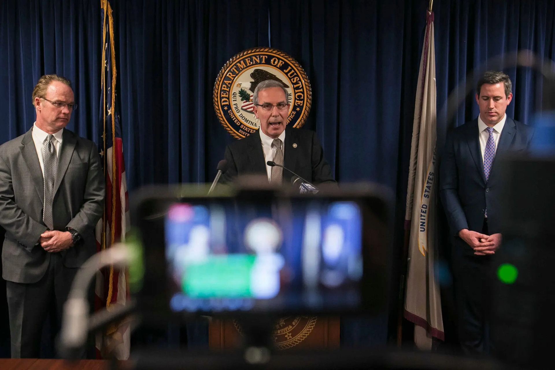 Cuộc đời rắc rối của con trai Tổng thống Mỹ - Hunter Biden - 2