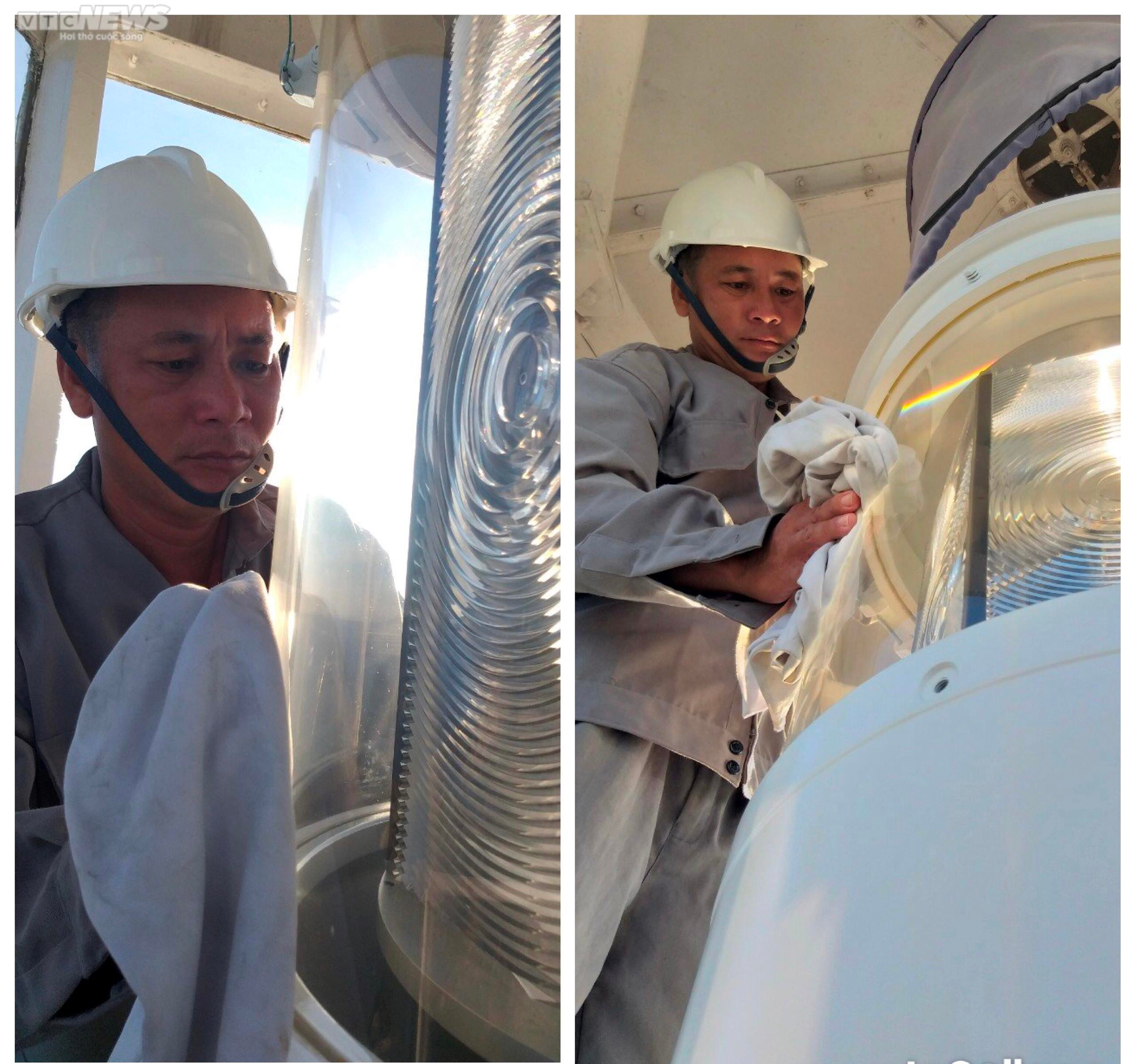 'Lính nhà đèn' phải gác nỗi niềm riêng - 5