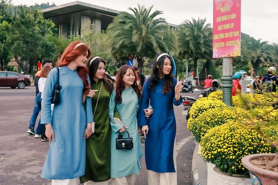 Bình Định: Mai đào khoe sắc thắm, thiếu nữ tỏa xuân thì - 8