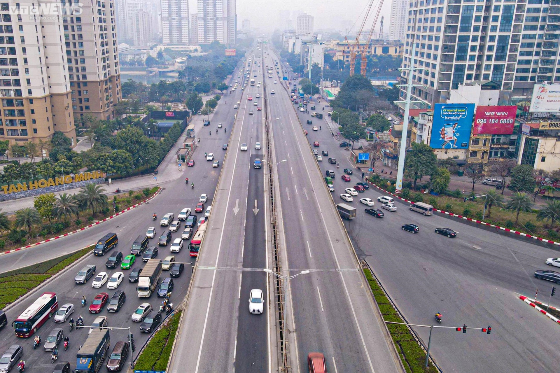 Đường phố Hà Nội thông thoáng sáng 29 Tết - 5