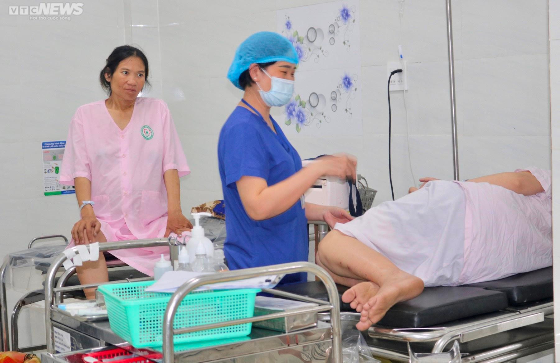 Những bước chân vội vã đêm giao thừa - 5