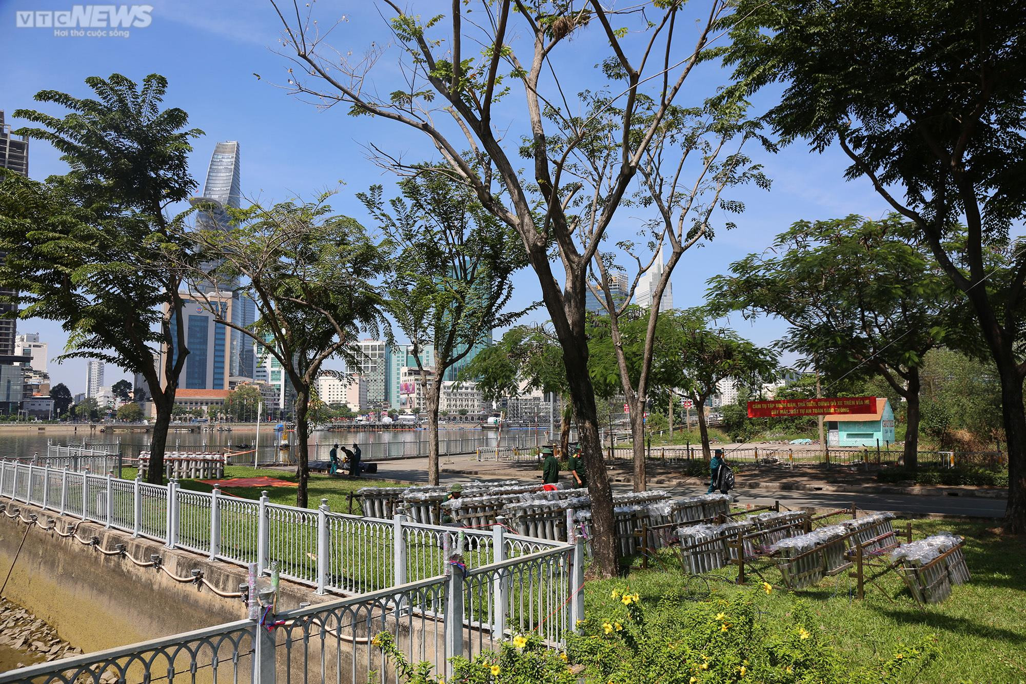 'Trận địa' pháo hoa ở TP.HCM sẵn sàng khai hoả đón giao thừa Quý Mão 2023 - 12