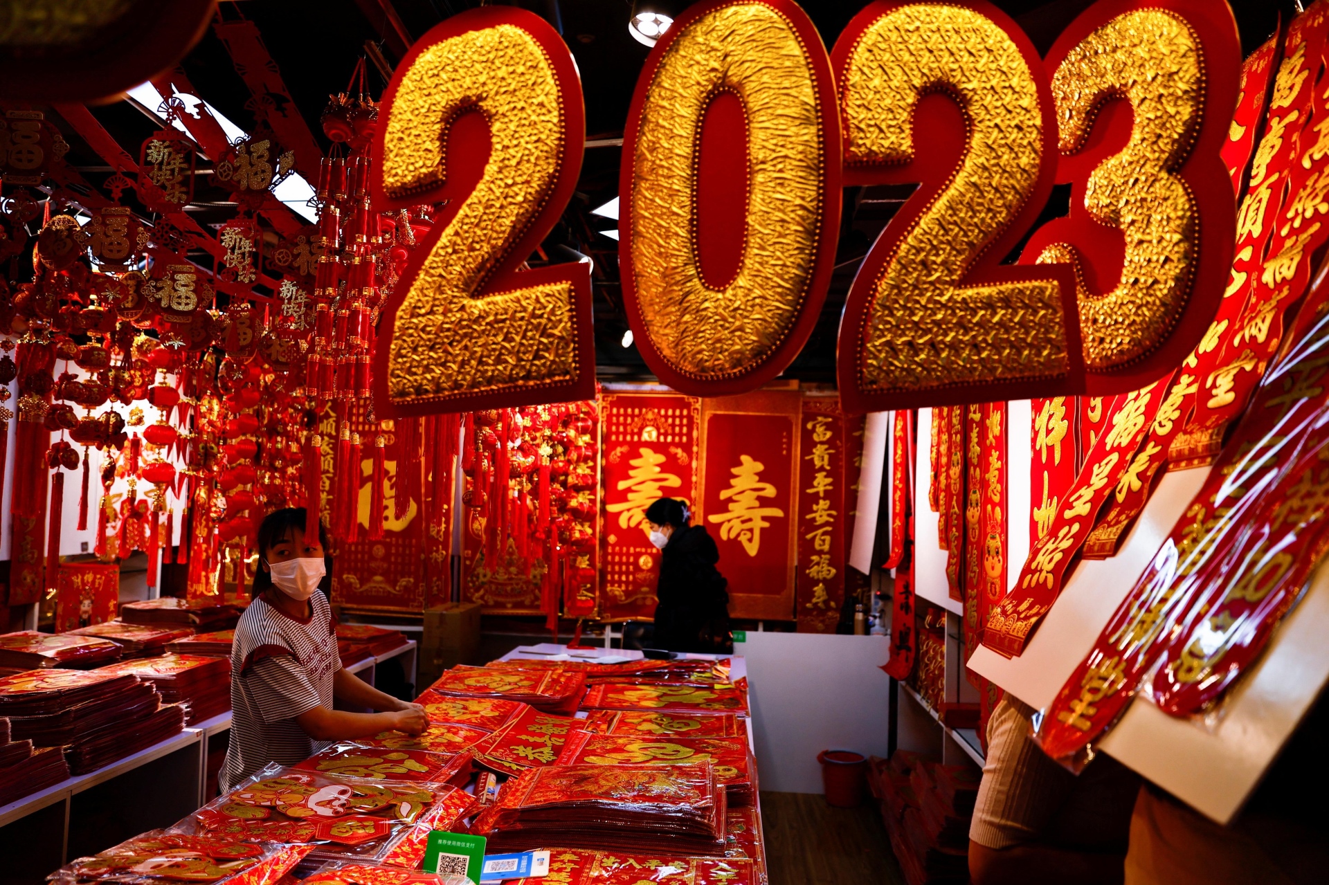 Châu Á hào hứng chào đón năm mới 2023 - 1