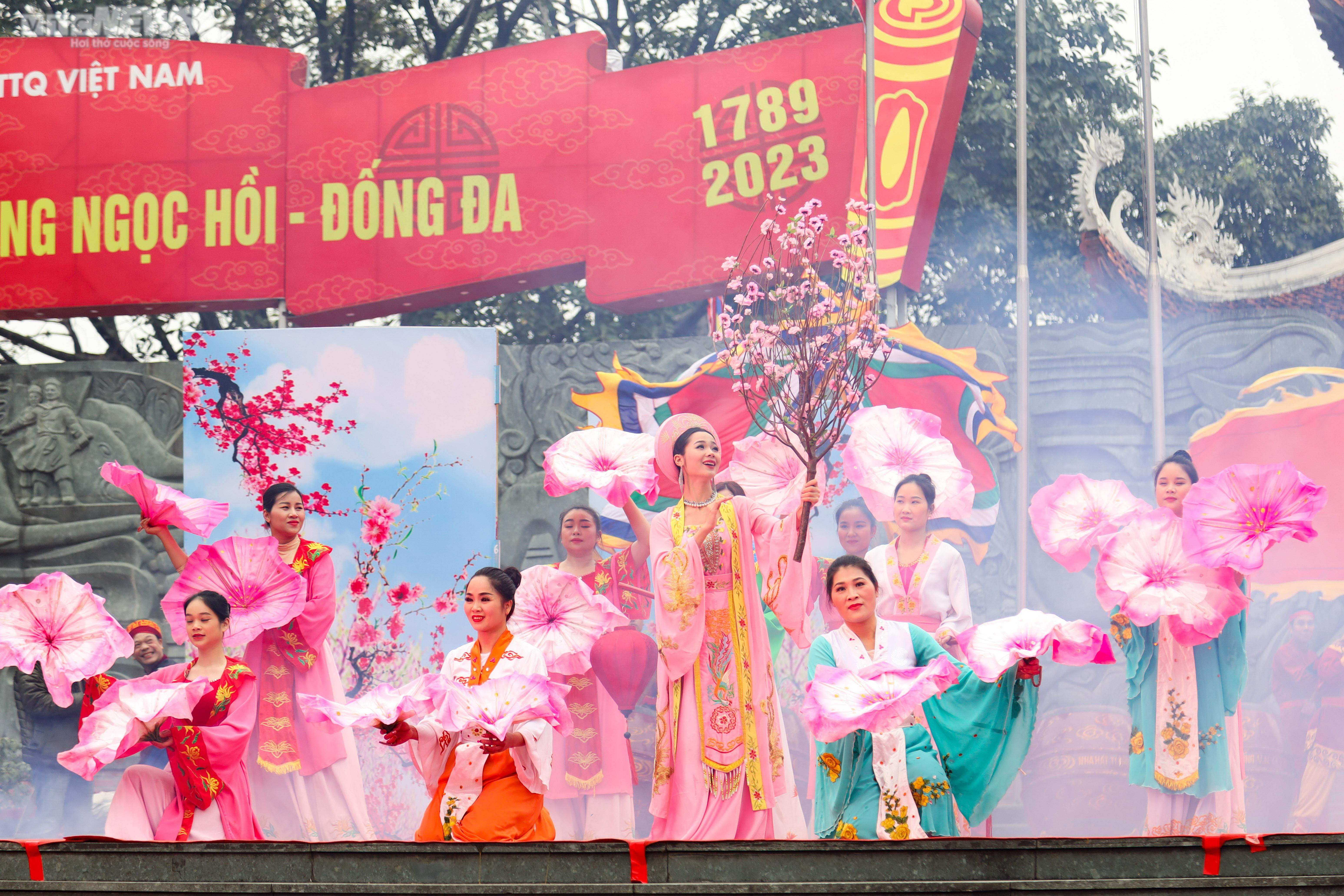 Gần 10.000 người dự lễ kỷ niệm 234 năm chiến thắng Ngọc Hồi - Đống Đa - 14