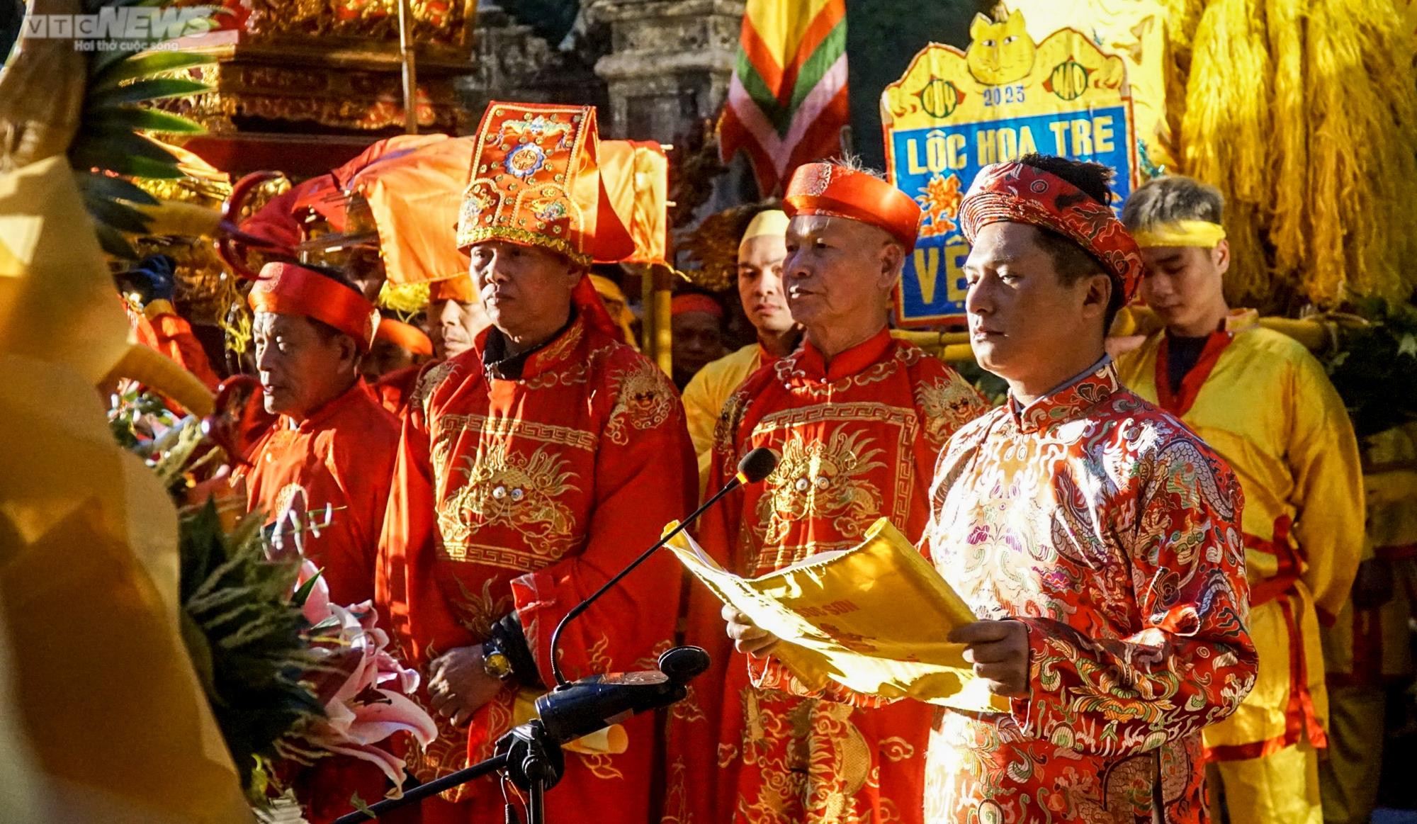 Nghìn người chịu rét đến ngắm dung nhan của 'nữ tướng' ở hội đền Gióng - 3