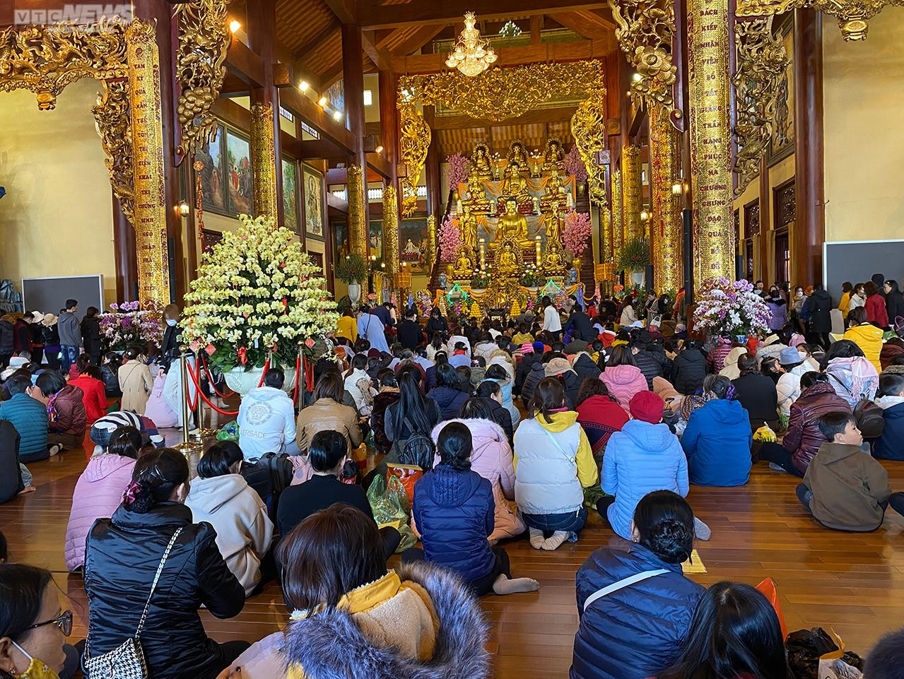Quảng Ninh: Dòng người chật cứng dự lễ khai hội xuân chùa Ba Vàng - 13