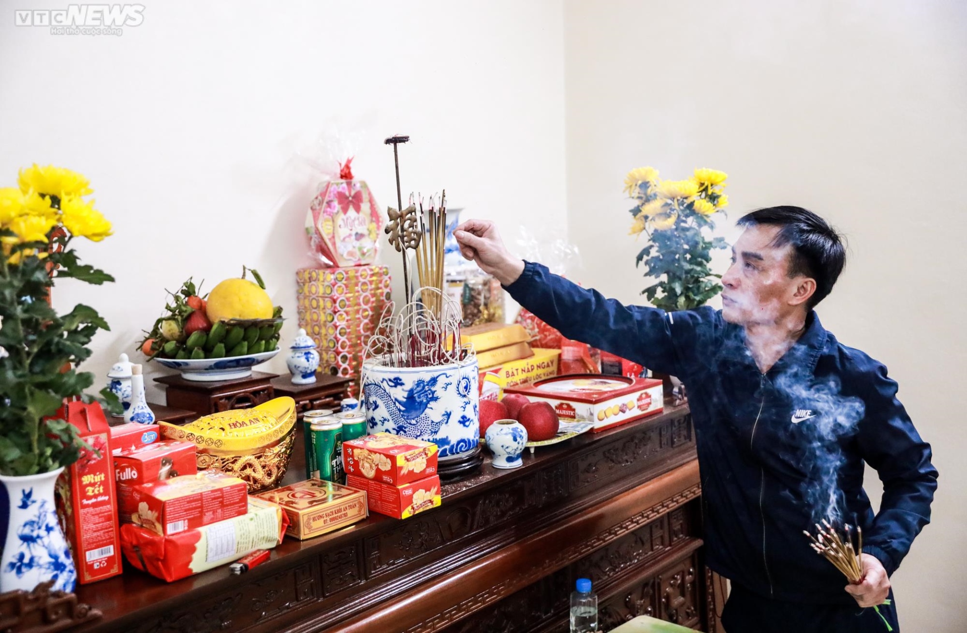 Cả làng háo hức xin lửa 'lấy đỏ' đầu năm mới - 19