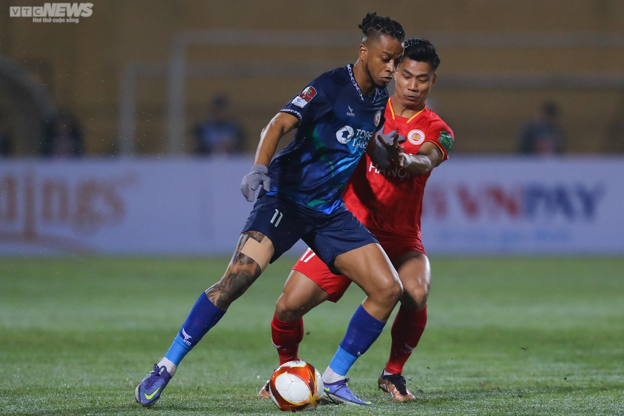 Văn Thanh, Văn Hậu ra mắt tưng bừng trong màu áo CLB Công an Hà Nội - 3