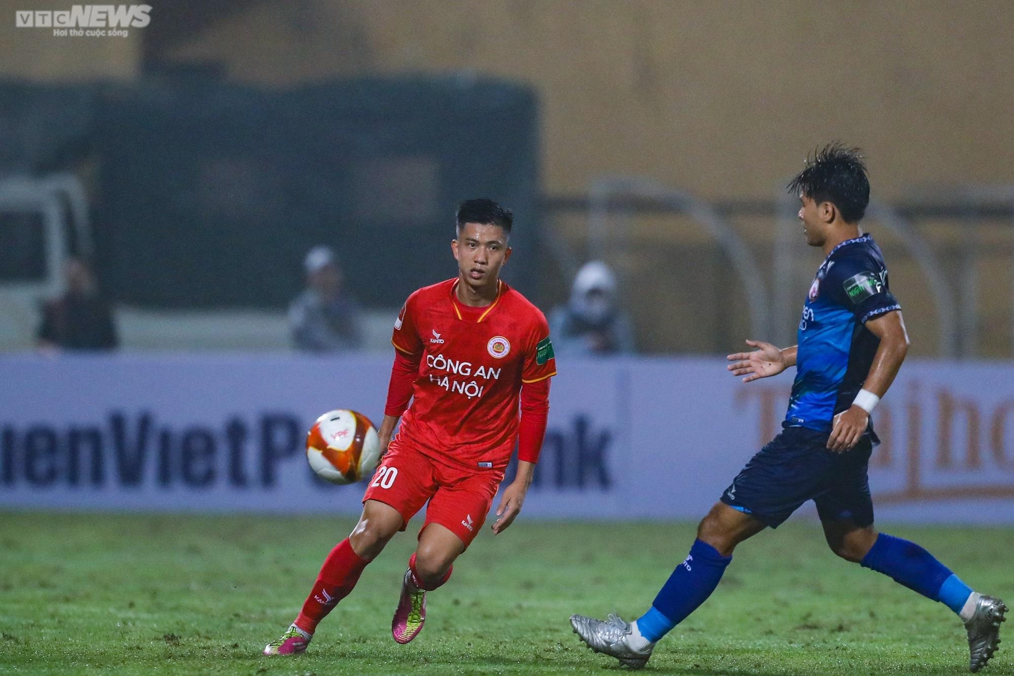 Văn Thanh, Văn Hậu ra mắt tưng bừng trong màu áo CLB Công an Hà Nội - 9