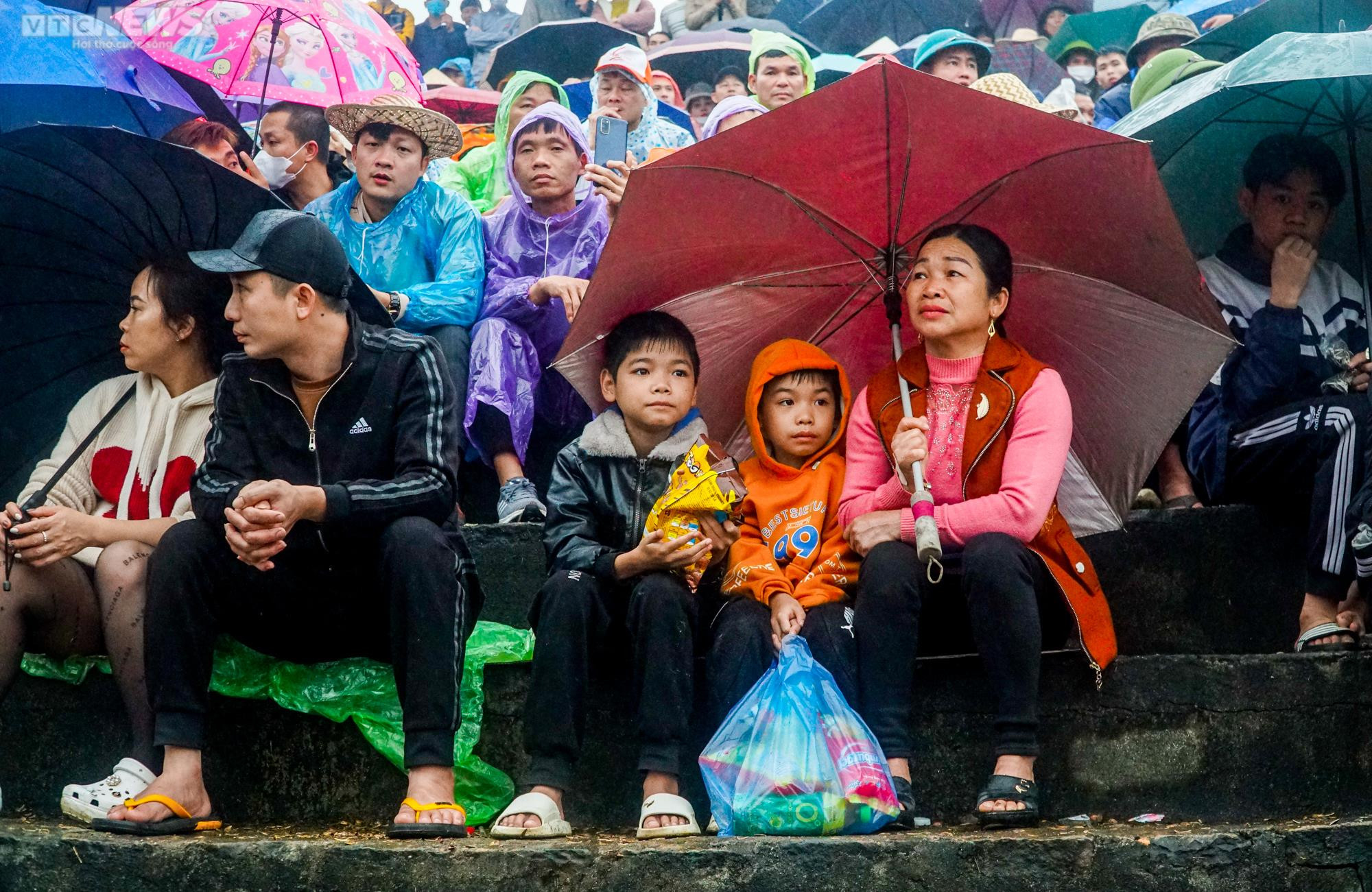 Vĩnh Phúc: Thót tim những pha cáng hầu, móc hàm của các ‘ông trâu’ Hải Lựu - 14