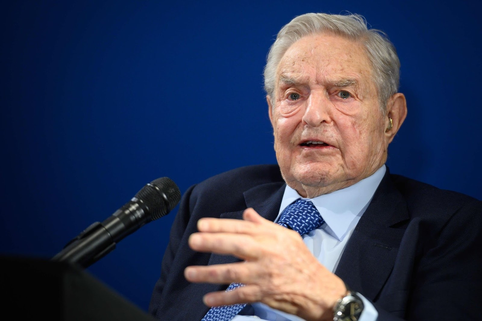 George Soros - Nhà tài phiệt gắn với nhiều 'thuyết âm mưu' ở xứ sở cờ hoa - 1