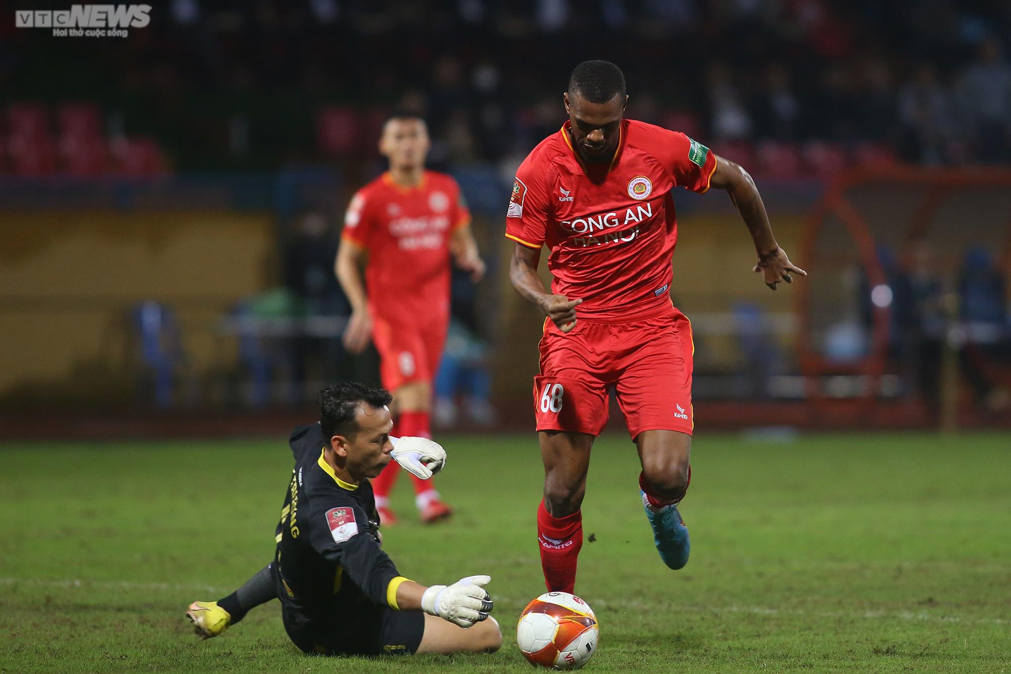 Văn Hậu nhạt nhòa trong ngày đối đầu đội bóng cũ Hà Nội FC - 10