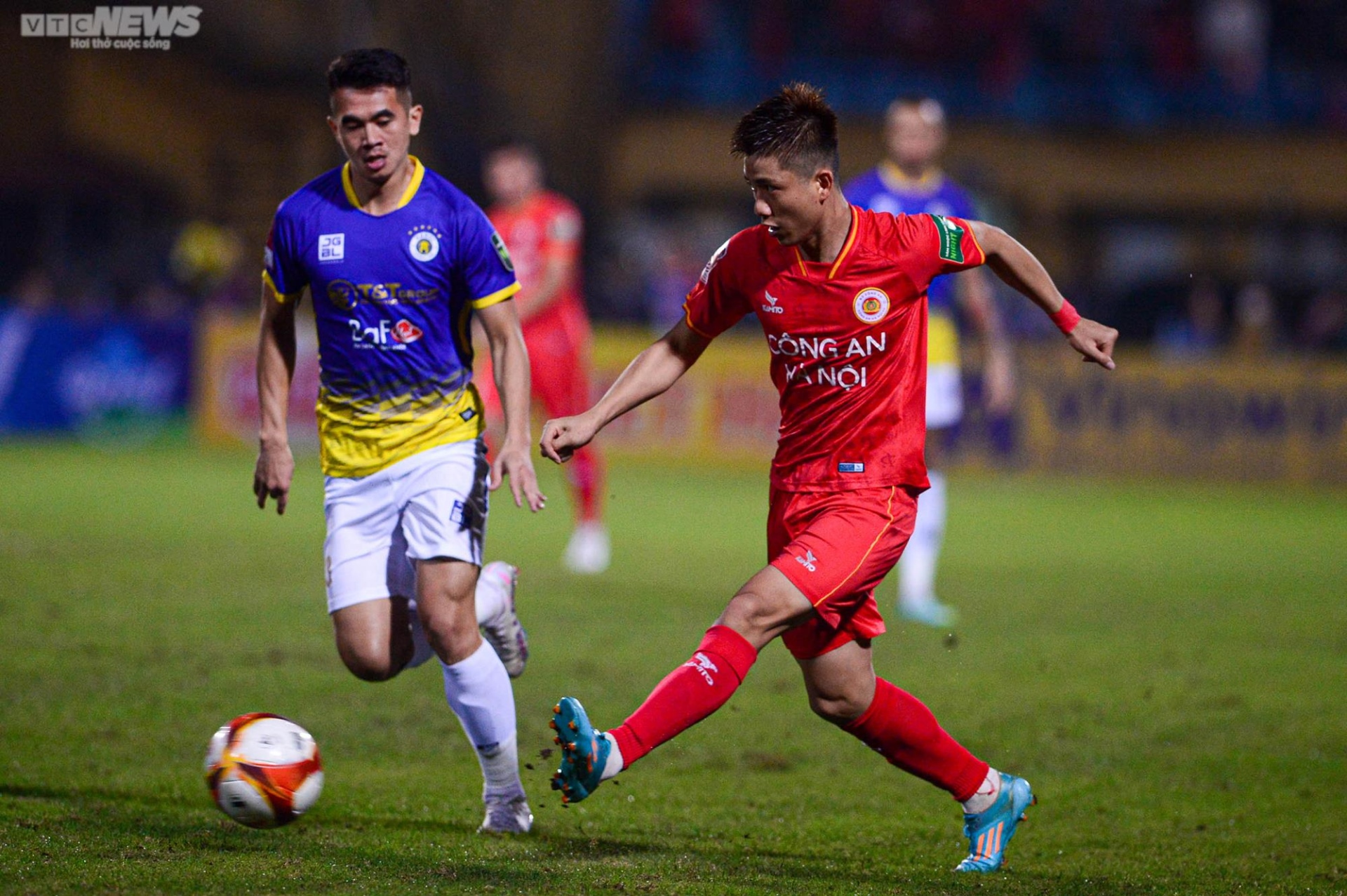 Văn Hậu nhạt nhòa trong ngày đối đầu đội bóng cũ Hà Nội FC - 8