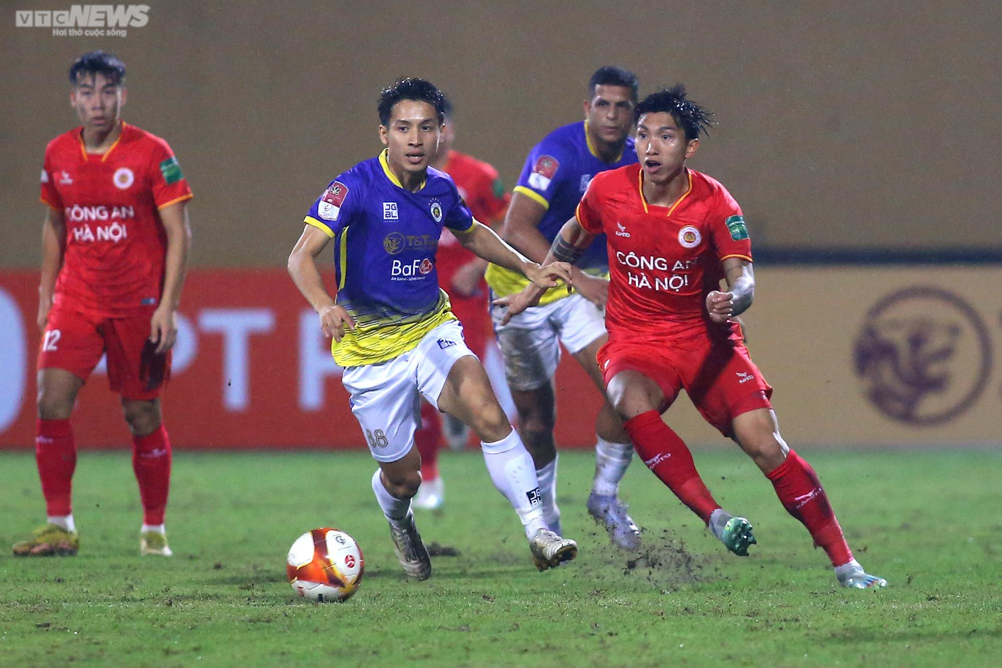 Văn Hậu nhạt nhòa trong ngày đối đầu đội bóng cũ Hà Nội FC - 6