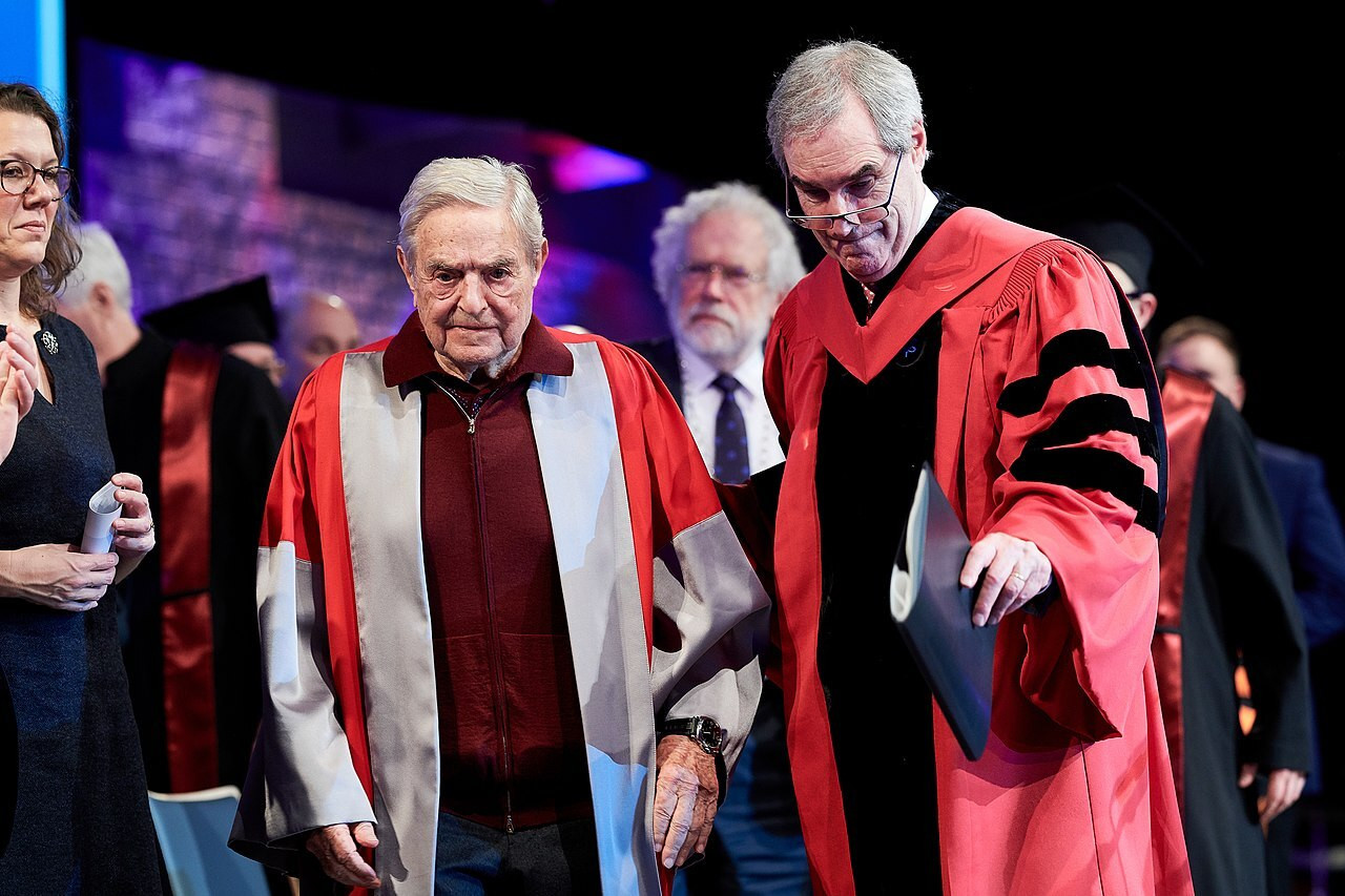 George Soros - Nhà tài phiệt gắn với nhiều 'thuyết âm mưu' ở xứ sở cờ hoa - 3