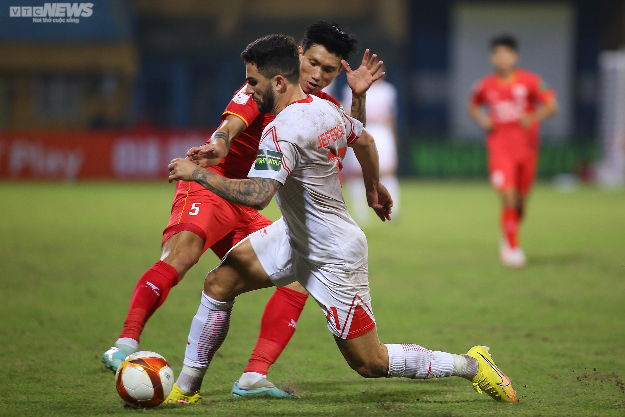 Cựu cầu thủ Arsenal thể hiện đẳng cấp trong trận ra mắt CLB Công an Hà Nội - 12