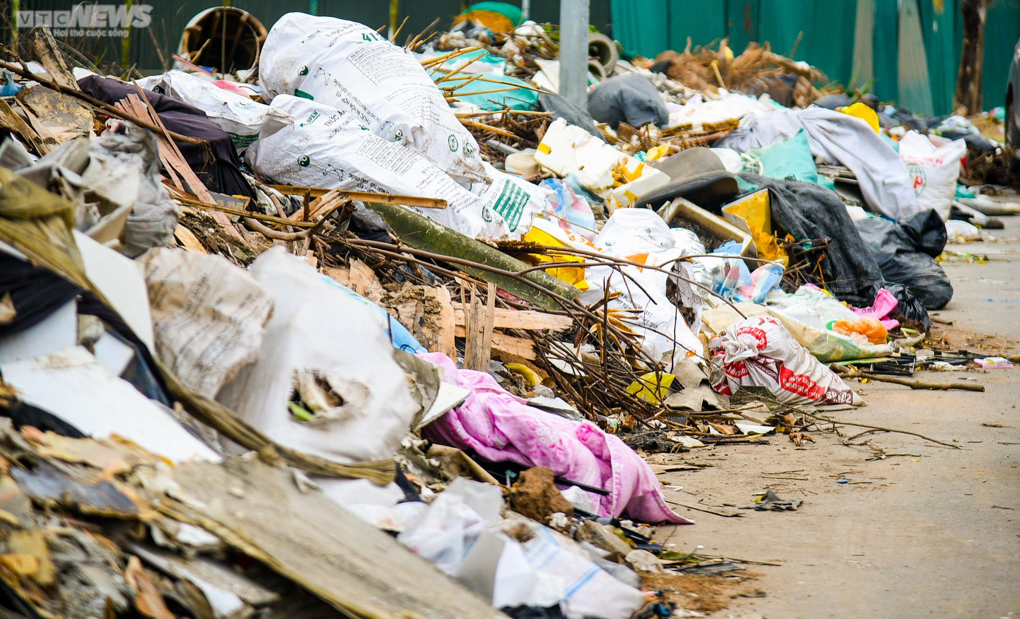 Rác thải ngập ngụa, bủa vây trên con đường mới mở - 10
