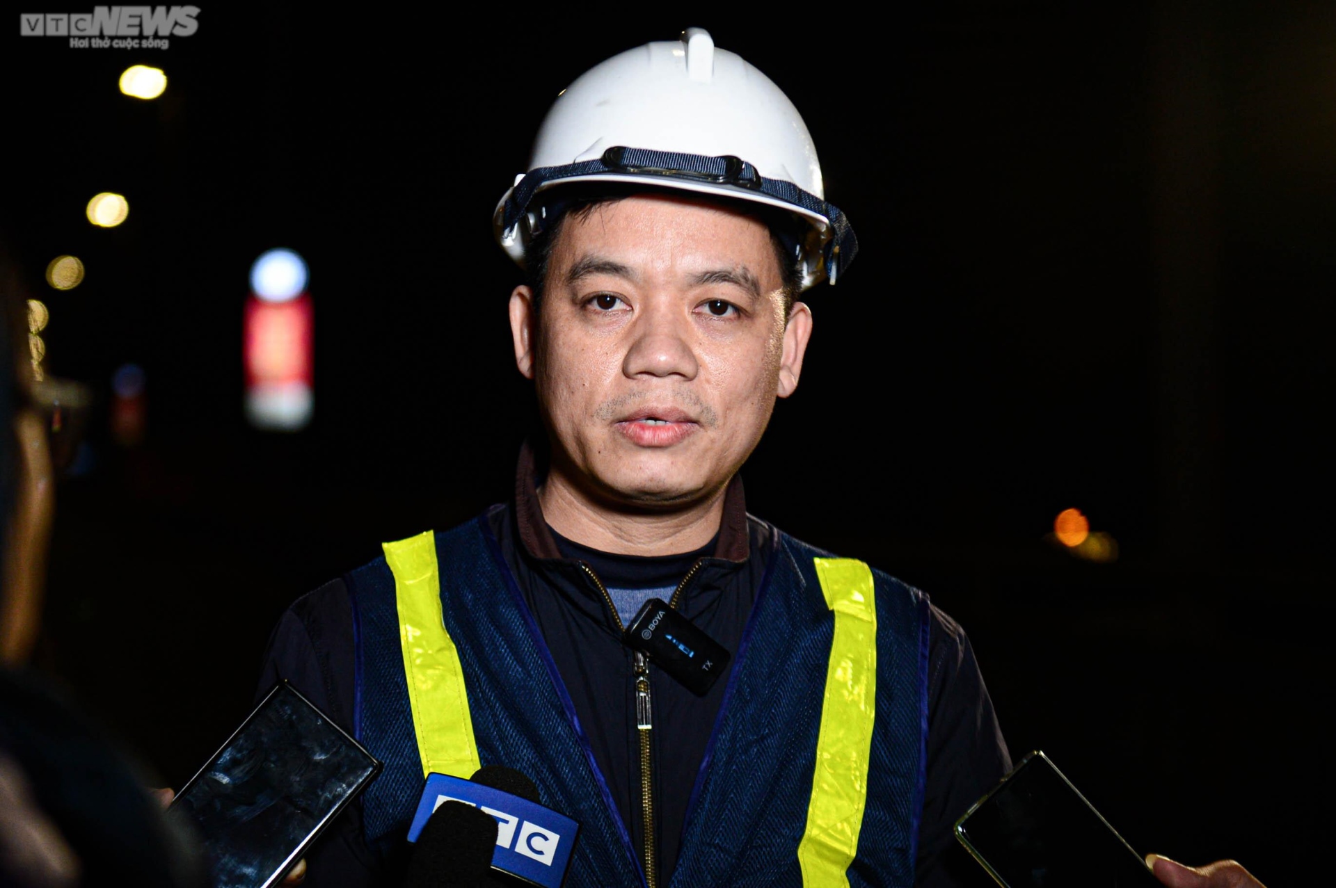 Xuyên đêm 'khám bệnh' cầu dây văng dài nhất Việt Nam - 10